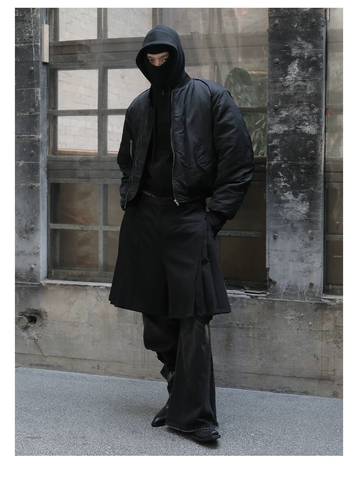 Men’s Curved-Cut Padded Jacket FE0337