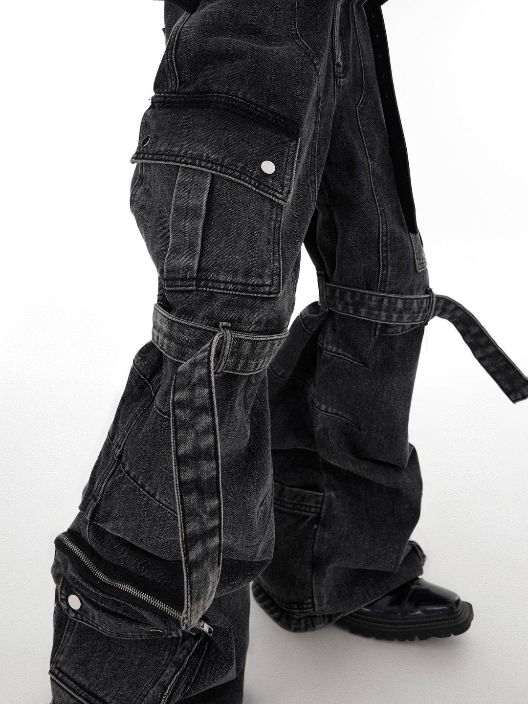 heavy wash deconstructed multi-pocket jeans FE0427