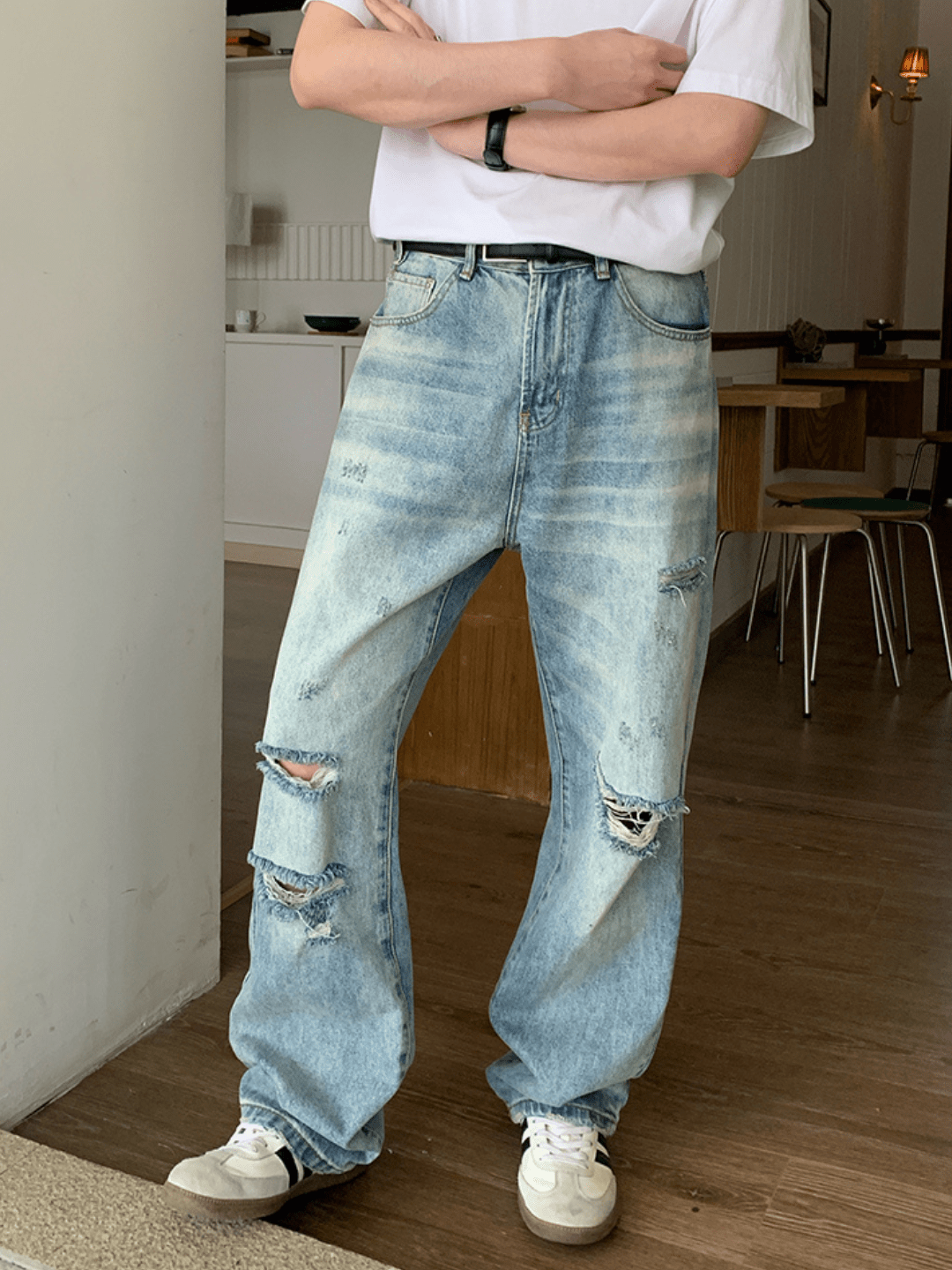 Distressed Ripped Denim FE0425