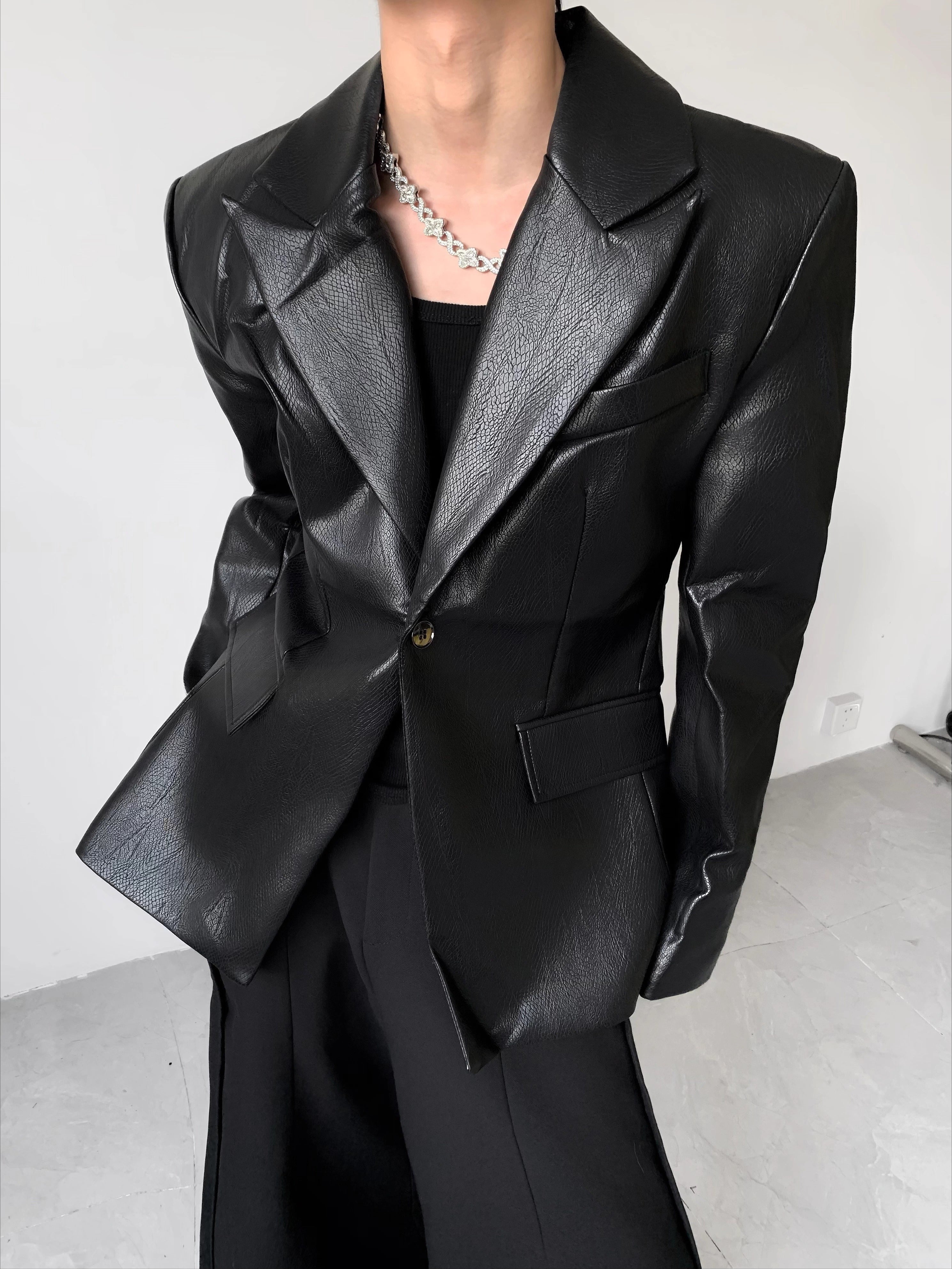 Light luxury suit version design shoulder padded leather jacket men's autumn advanced sense ruffian handsome waist suit FE0597