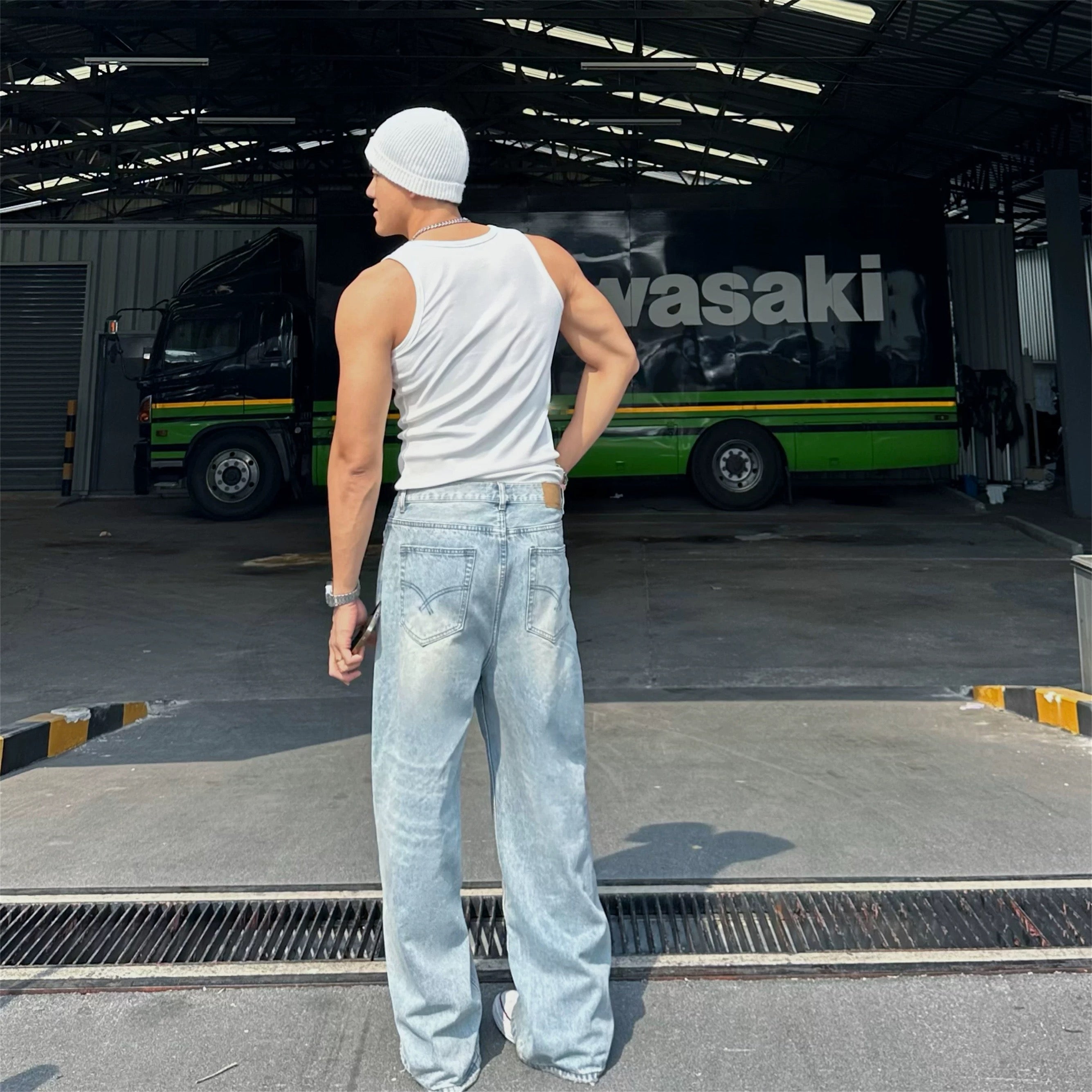 Men’s Vintage Wash Straight Leg Jeans Loose Fit Wide Leg Denim Pants FE0012