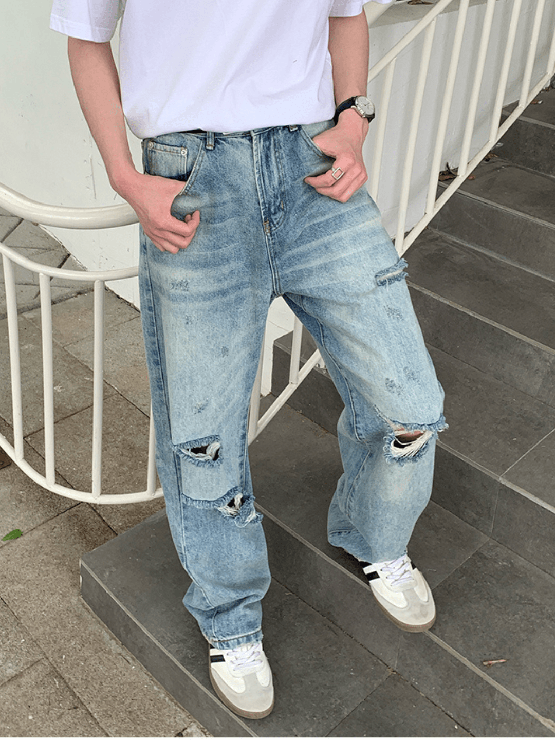Distressed Ripped Denim FE0425