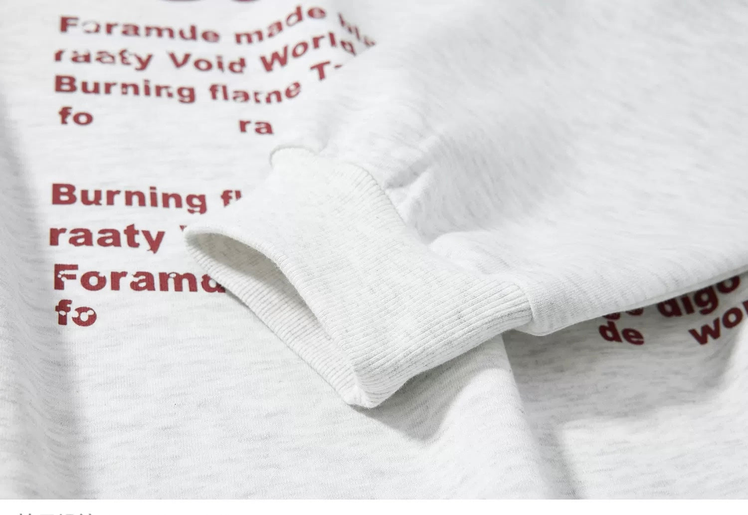 Men’s Vintage Minimalist Hoodie – American Retro Streetwear Pullover with Unique Design FE0024