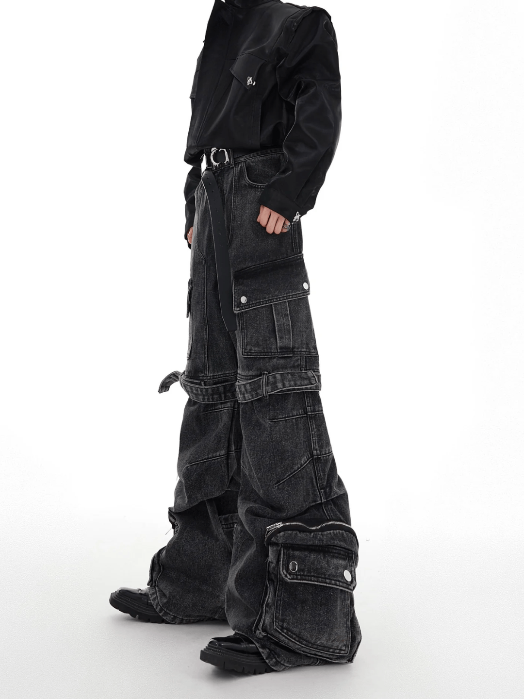 heavy wash deconstructed multi-pocket jeans FE0427