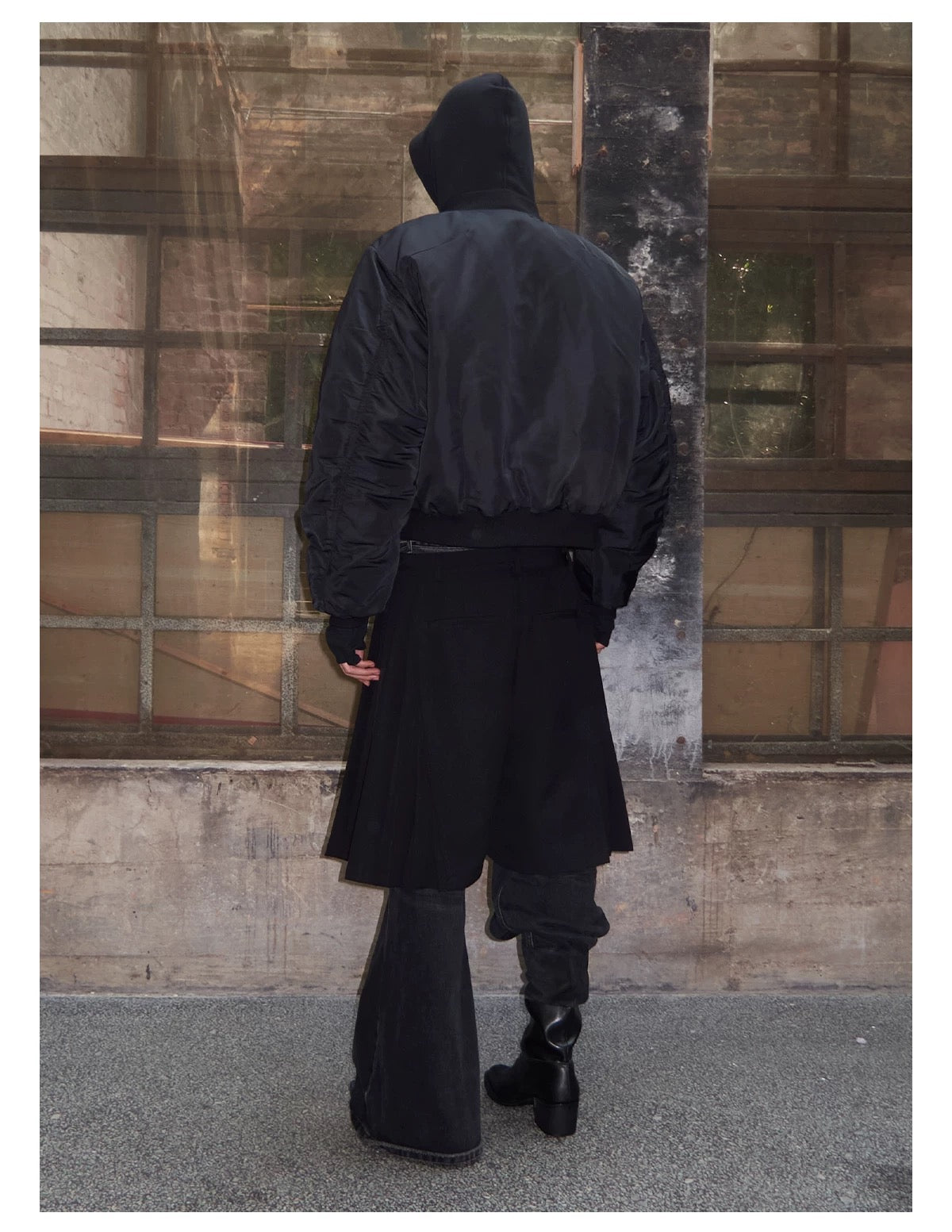 Men’s Curved-Cut Padded Jacket FE0337