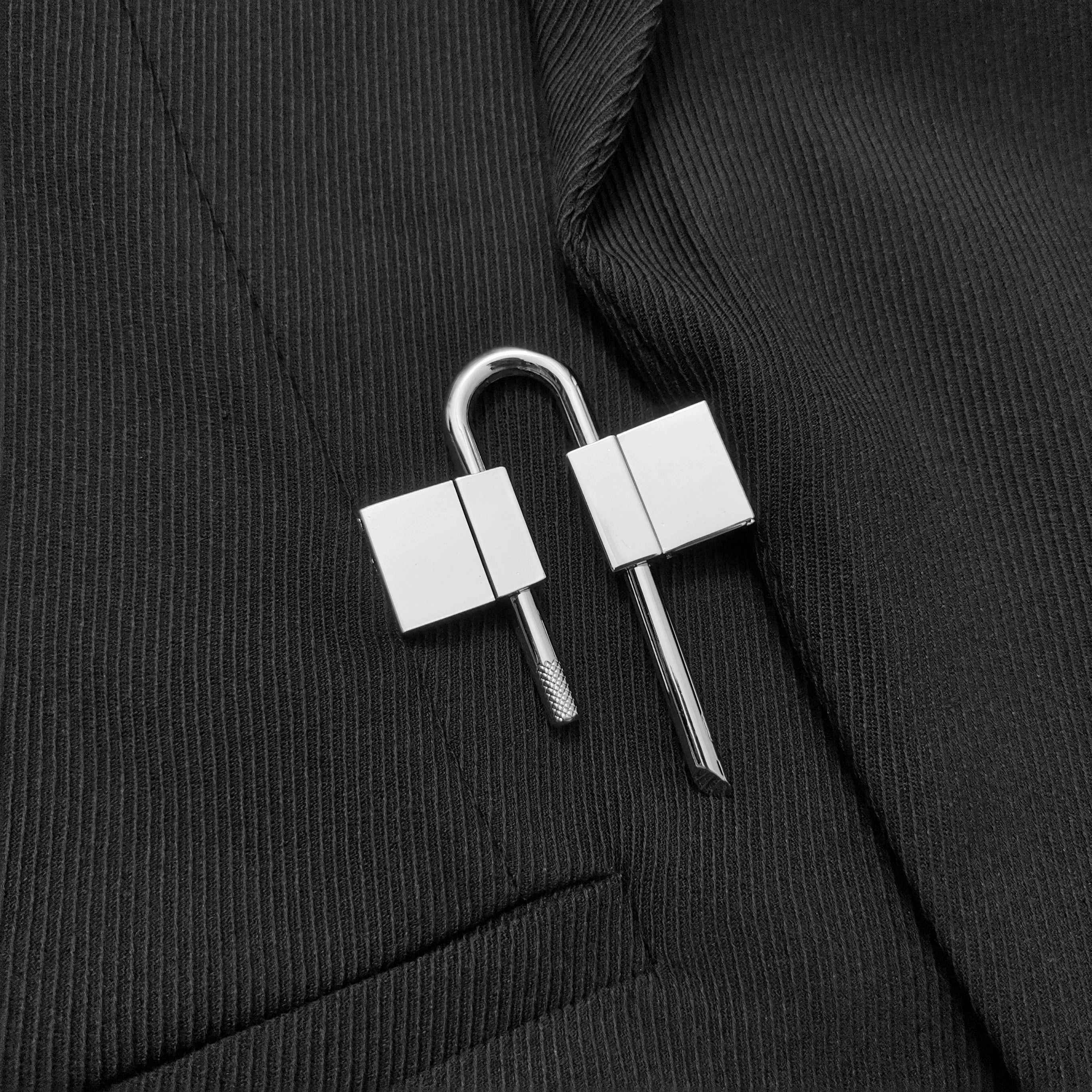 Metal Lock Suit FE0494