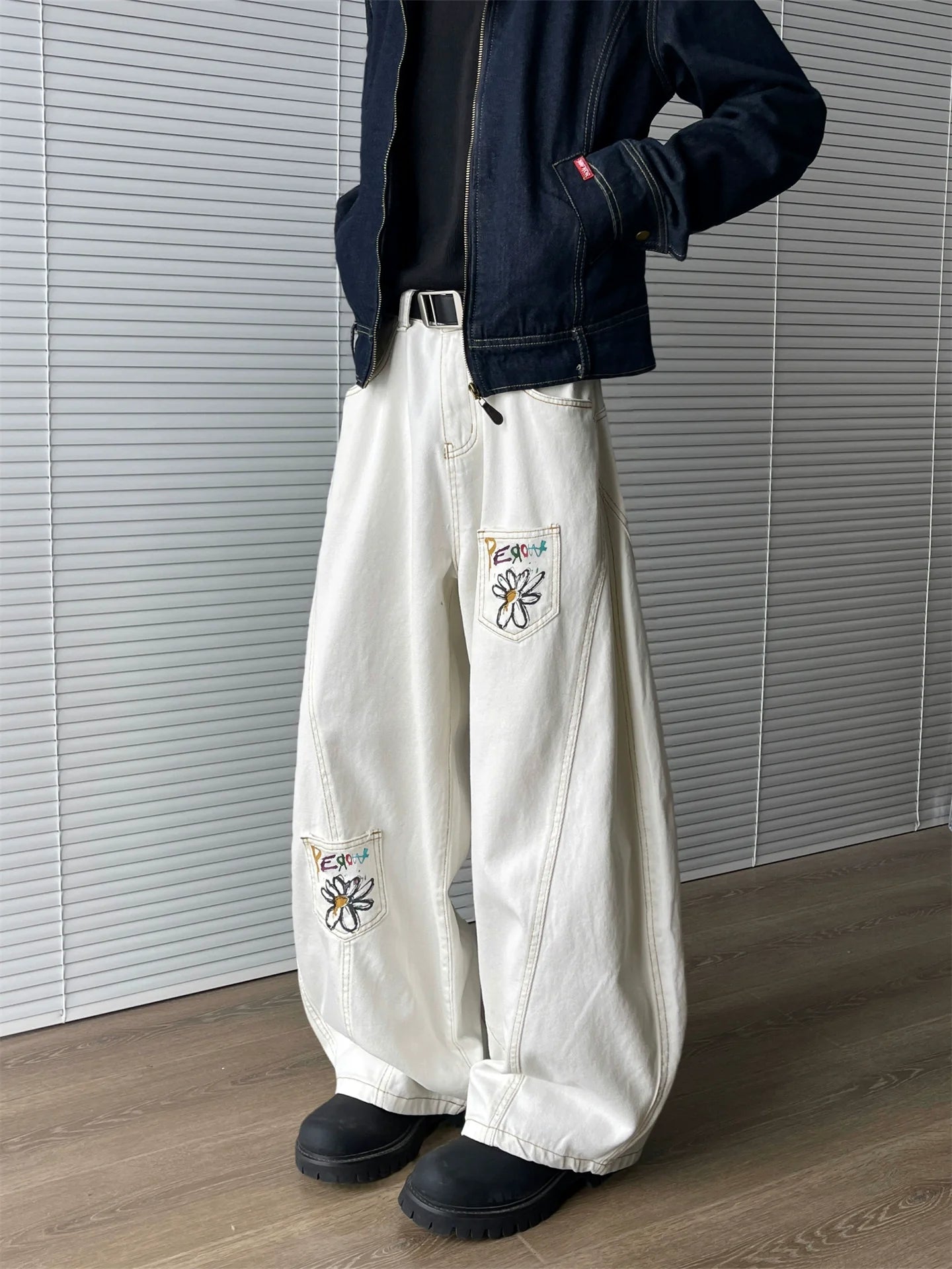 White Scimitar Jeans FE0113