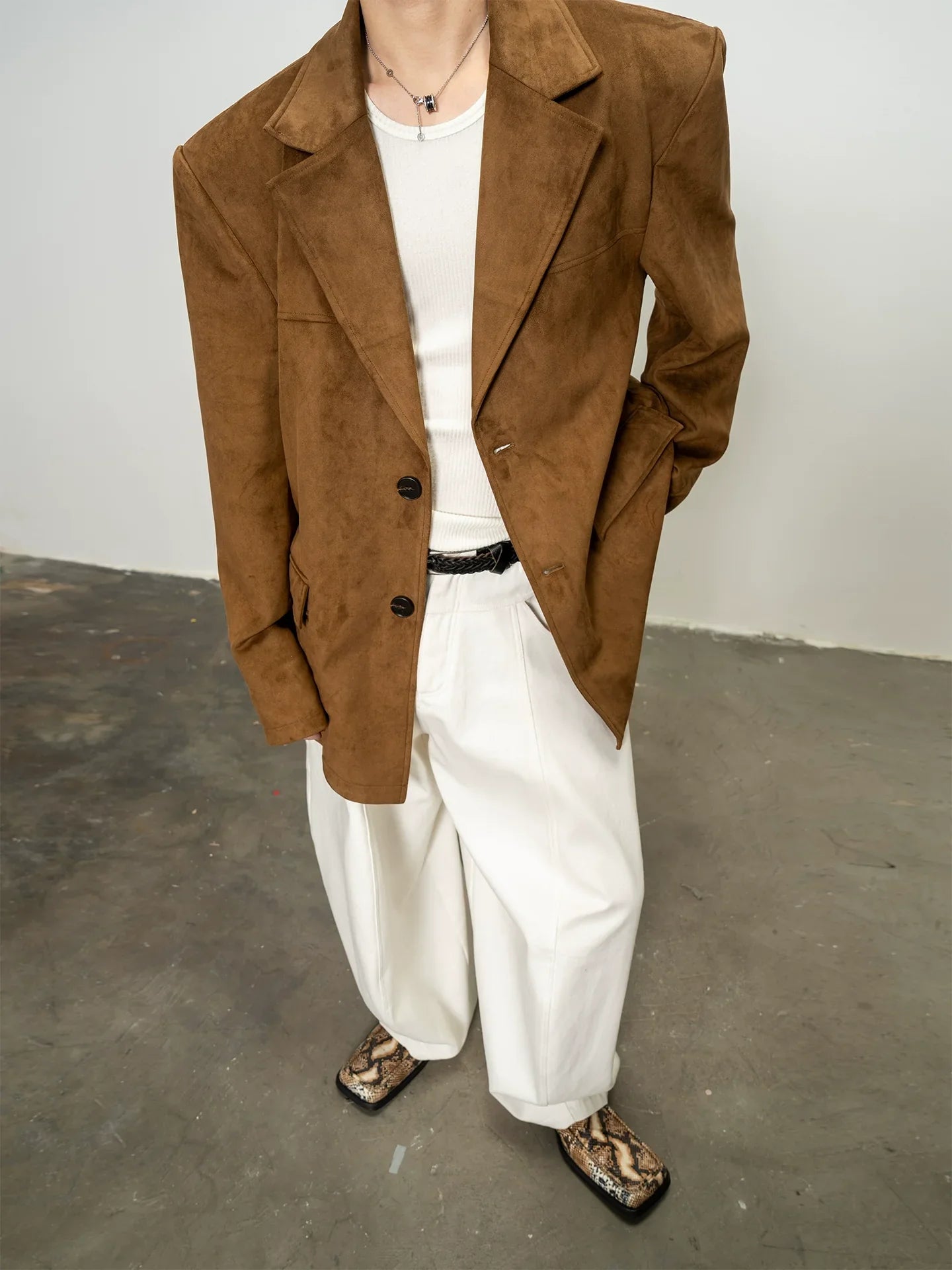 Autumn and winter relaxation suede quite wide shoulder padded suit men's Maillard loose blazer FE0603