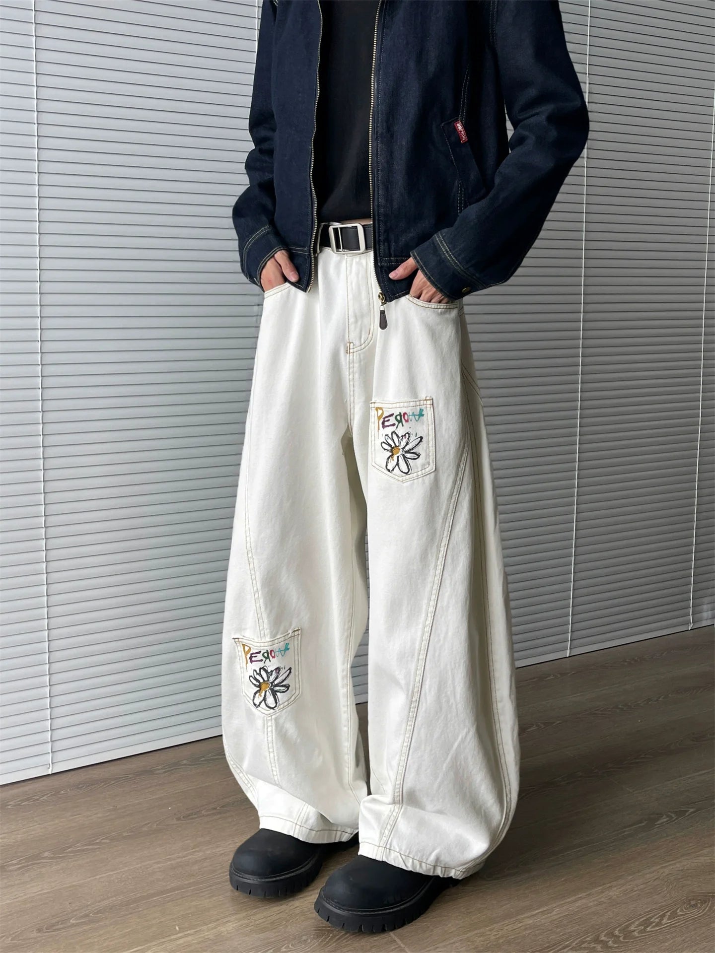 White Scimitar Jeans FE0113
