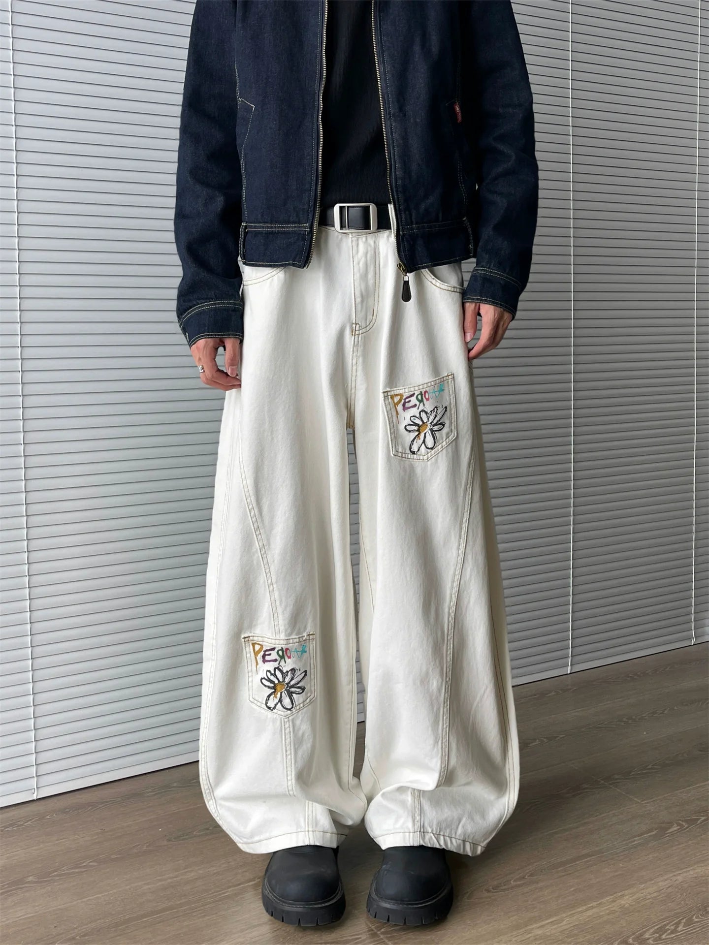 White Scimitar Jeans FE0113