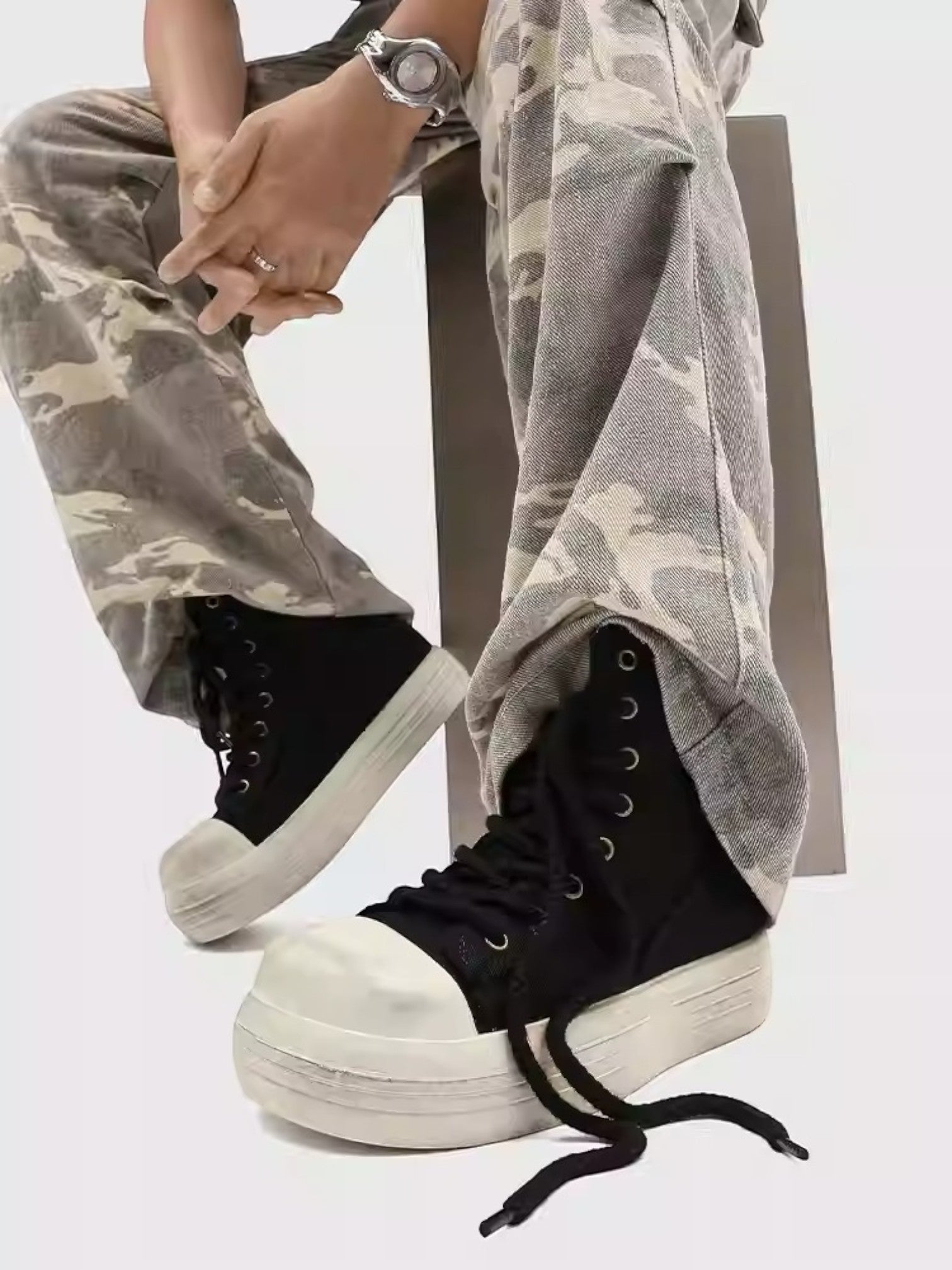 OVERSIZED TOE CANVAS SHOES S029