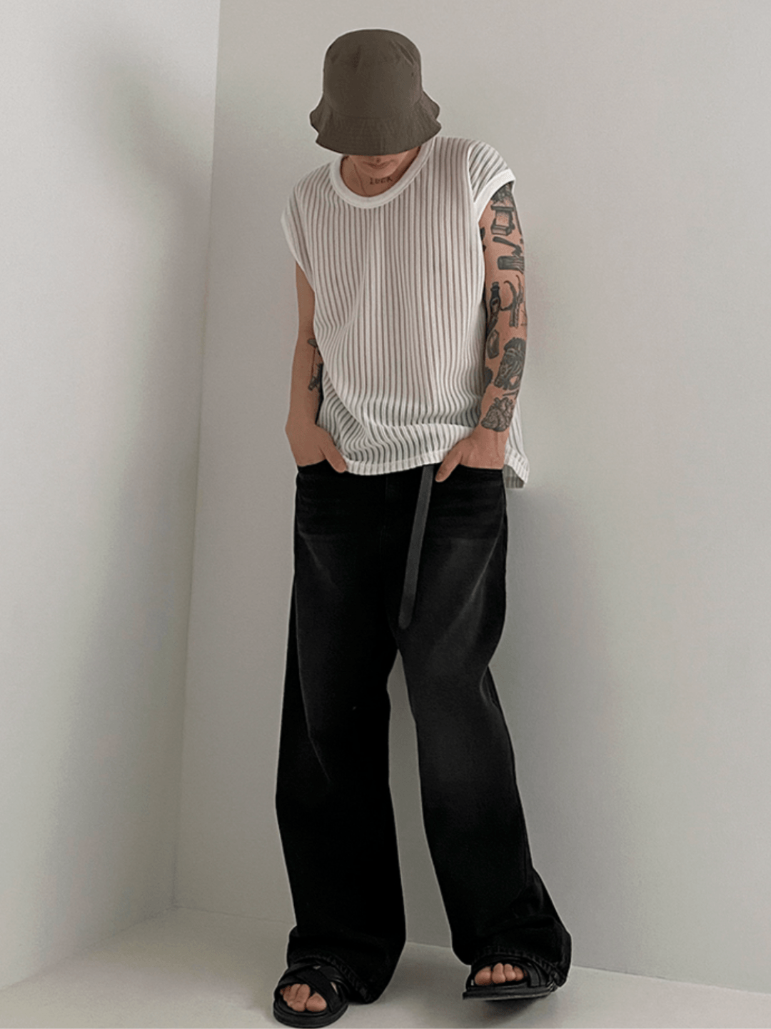 [MRCYC] Round Neck Sleeveless T-shirt FE0547