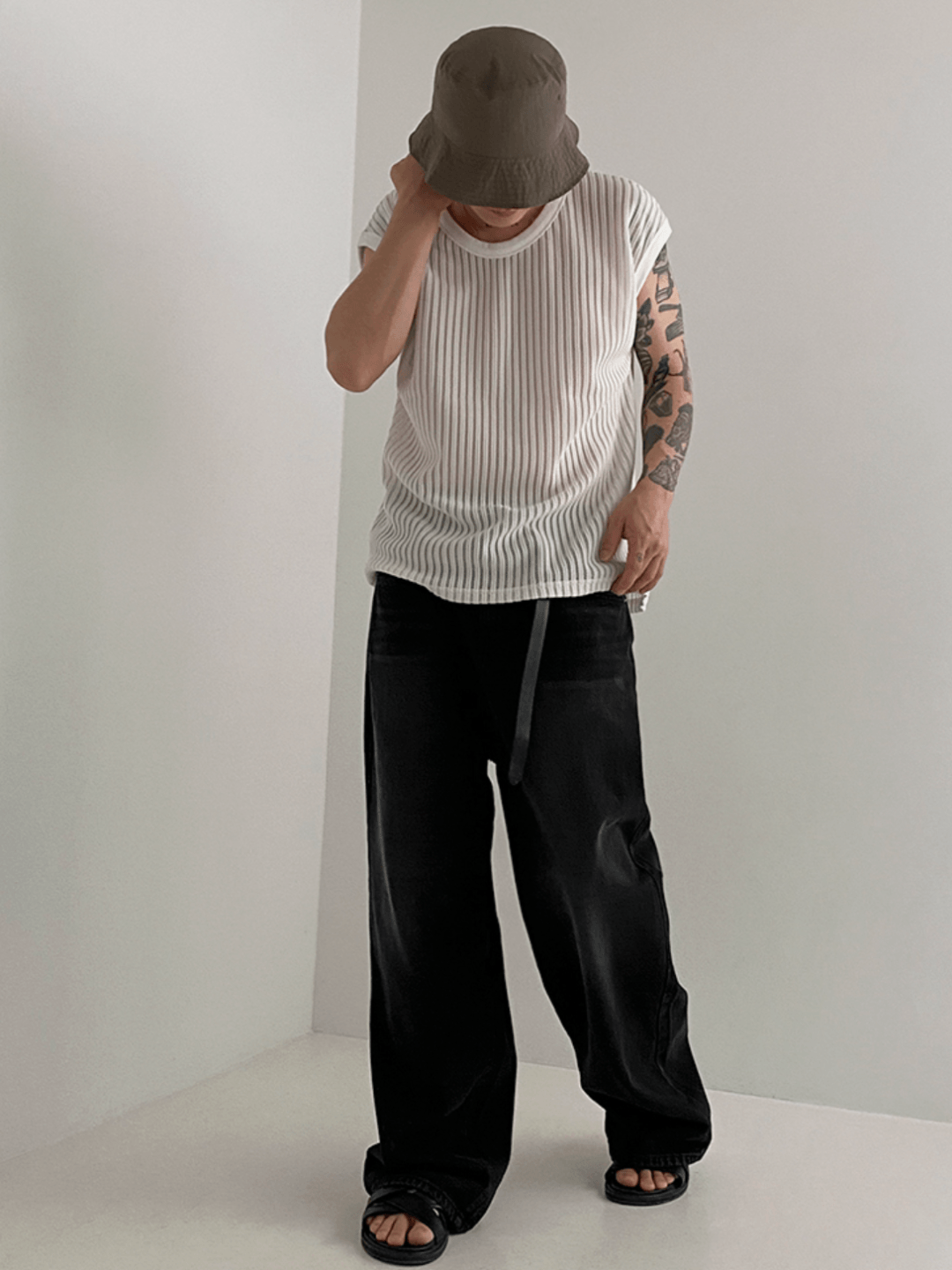 [MRCYC] Round Neck Sleeveless T-shirt FE0547