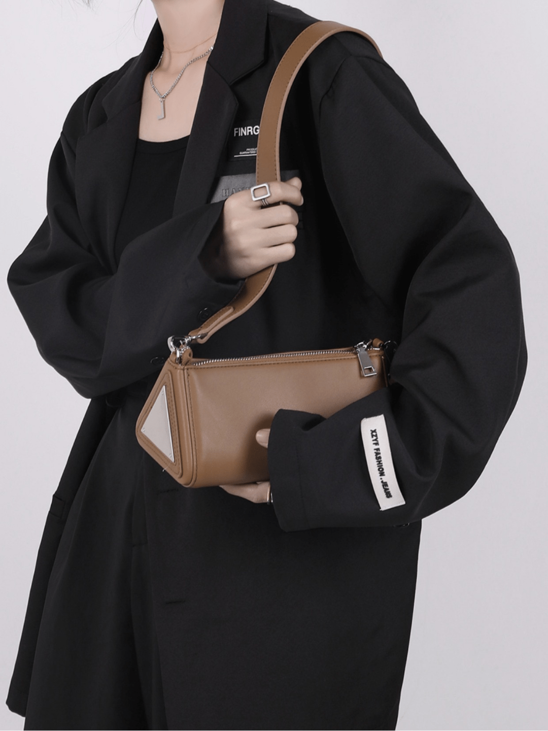 [luckystudio] Triangle Simple Crossbody Bag   FA086