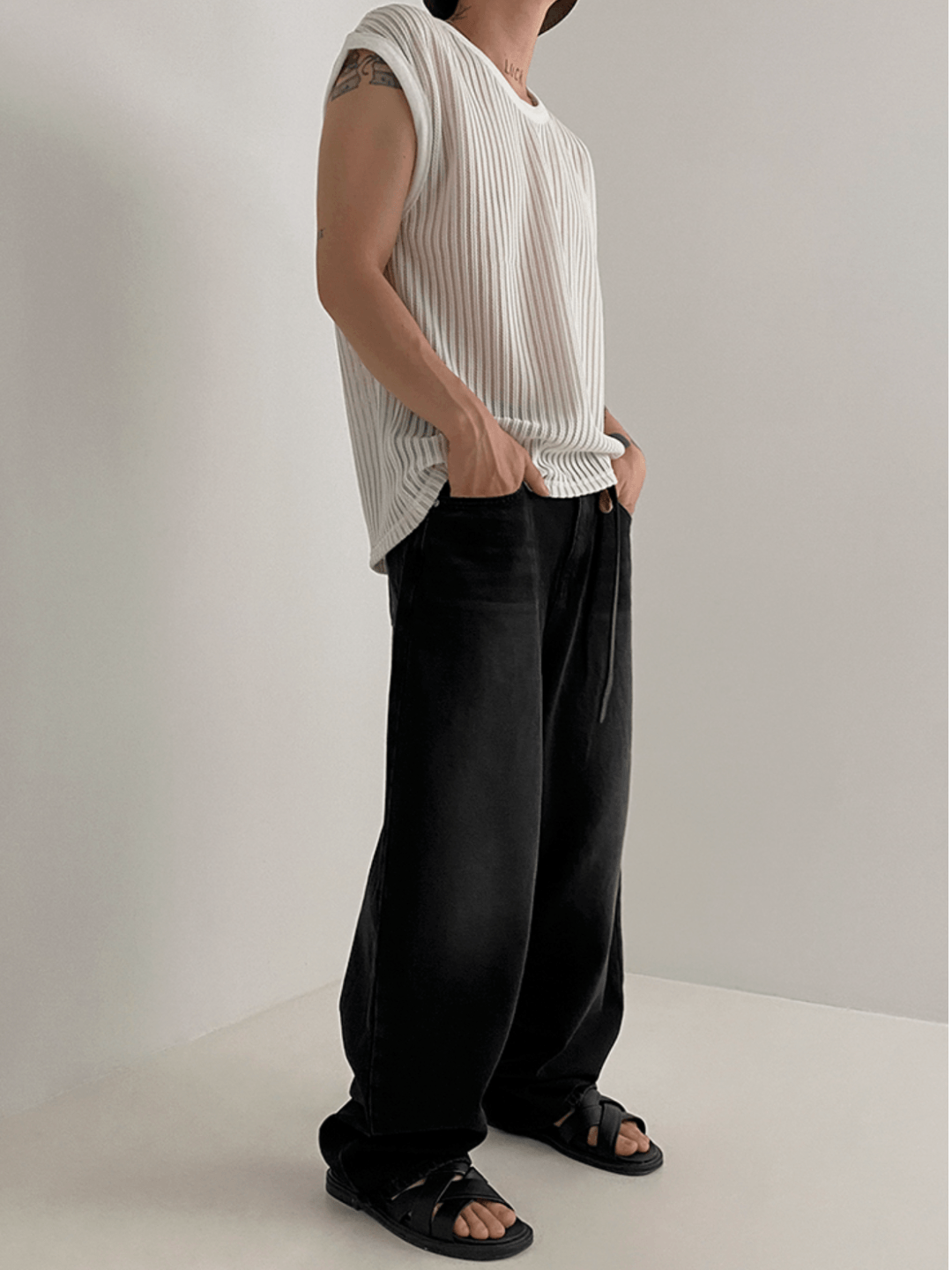 [MRCYC] Round Neck Sleeveless T-shirt FE0547