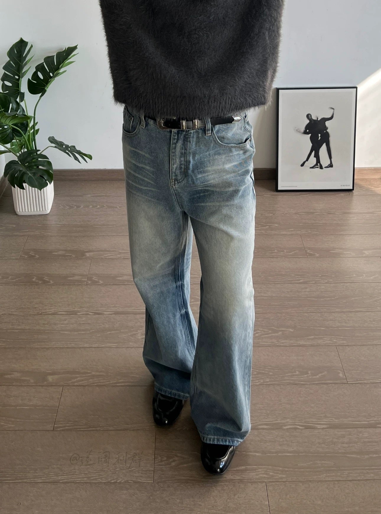 Washed Blue Straight-Leg Denim Jeans  FE0065