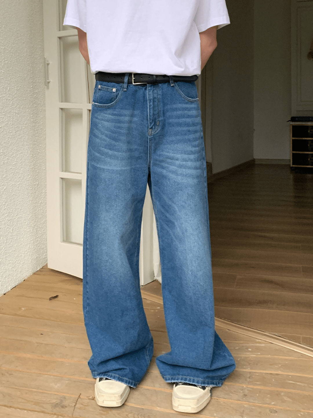Whiskered Denim Pants  FE0104