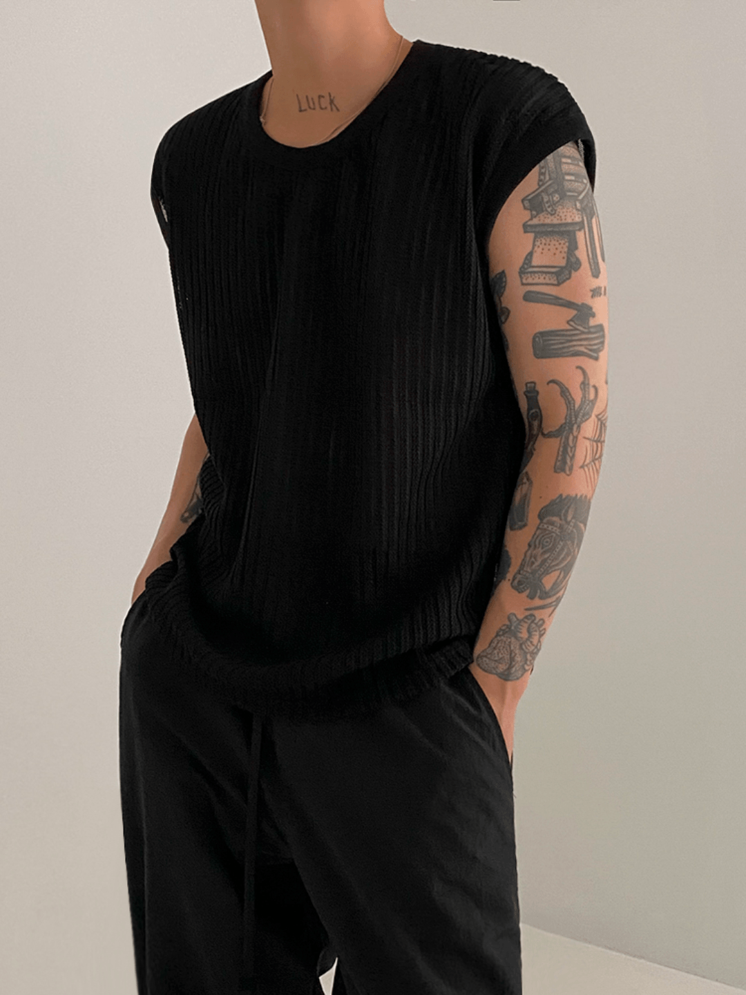 [MRCYC] Round Neck Sleeveless T-shirt FE0547