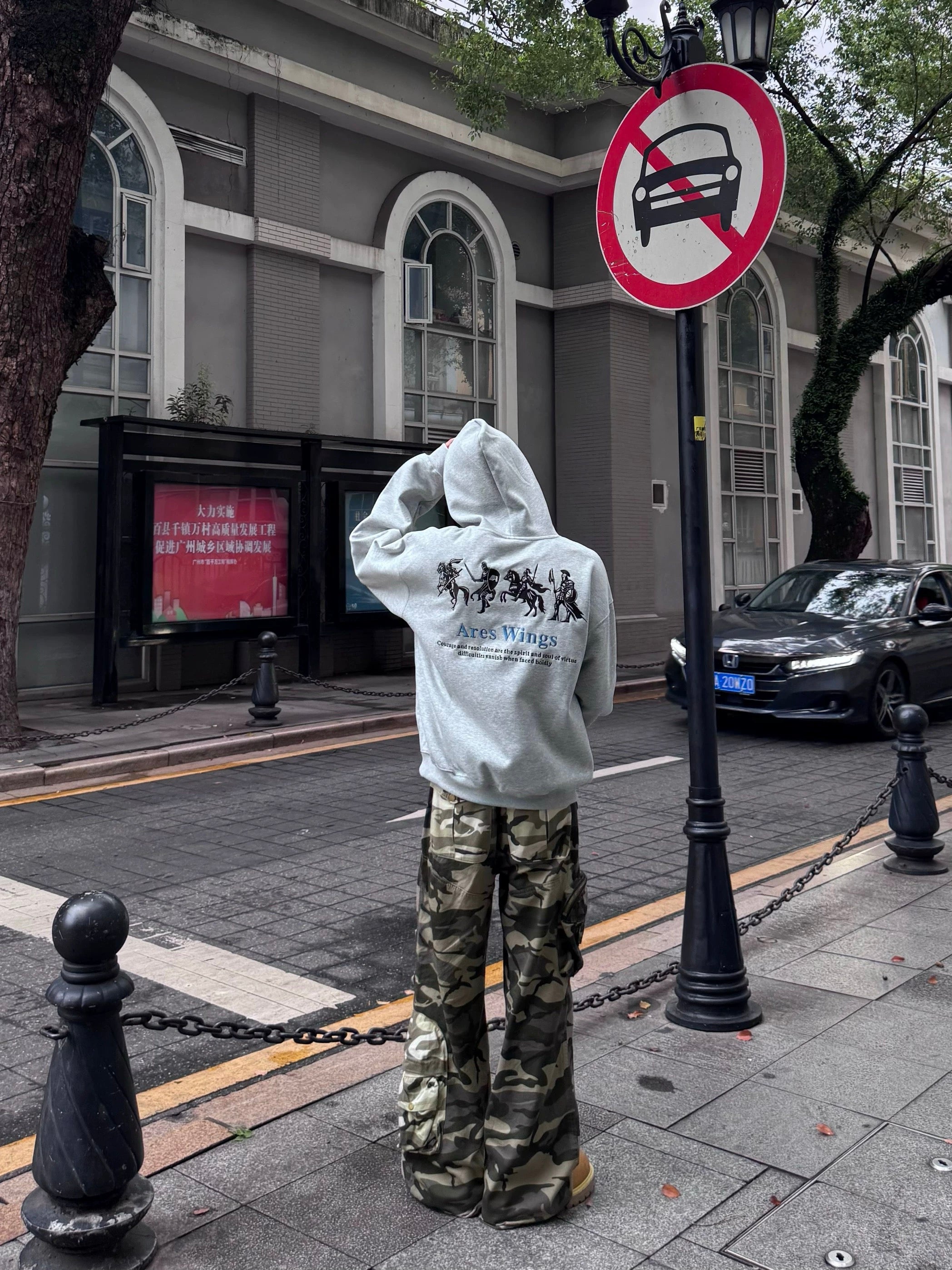 Men’s Embroidered Warhorse Hoodie – American Retro Street Pullover Sweatshirt   FE0006