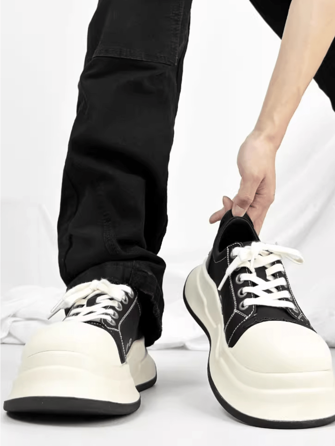 black and white round head shoes S030