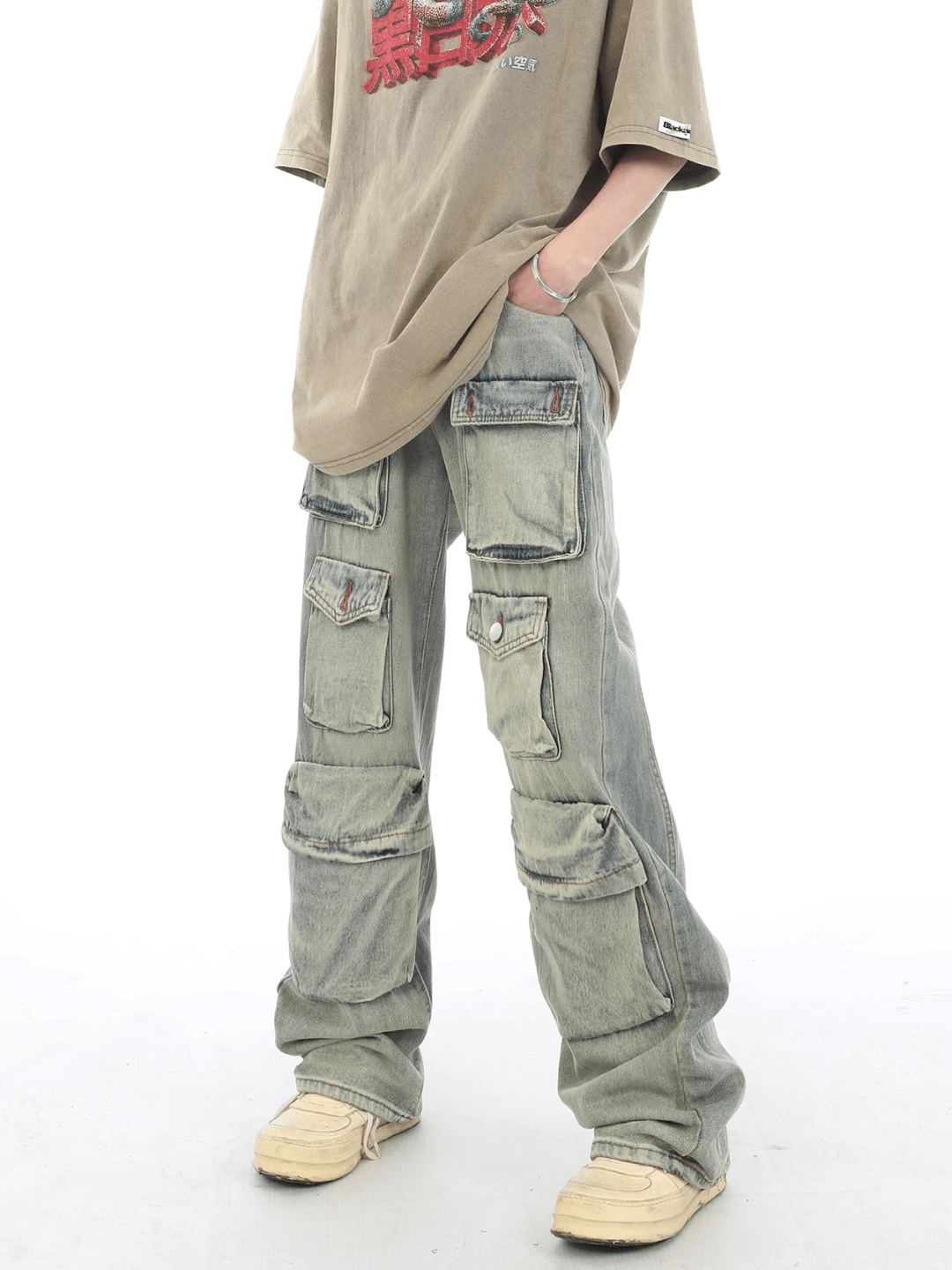 washed distressed multi-pocket jeans   FE0110