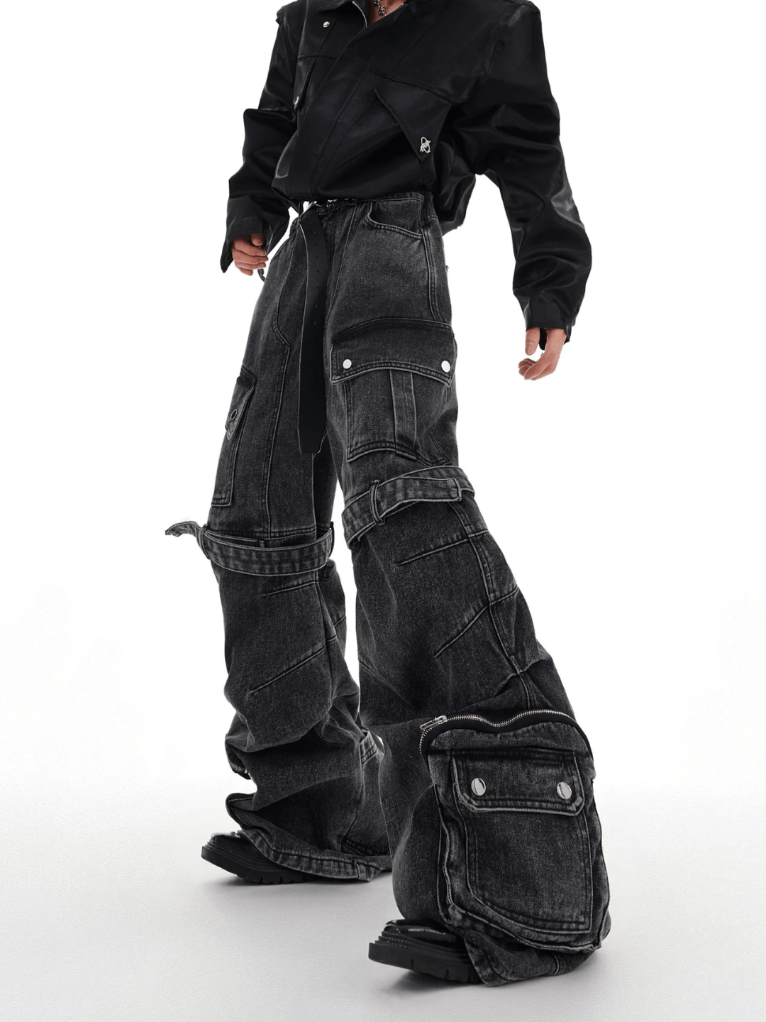 heavy wash deconstructed multi-pocket jeans   FE0427