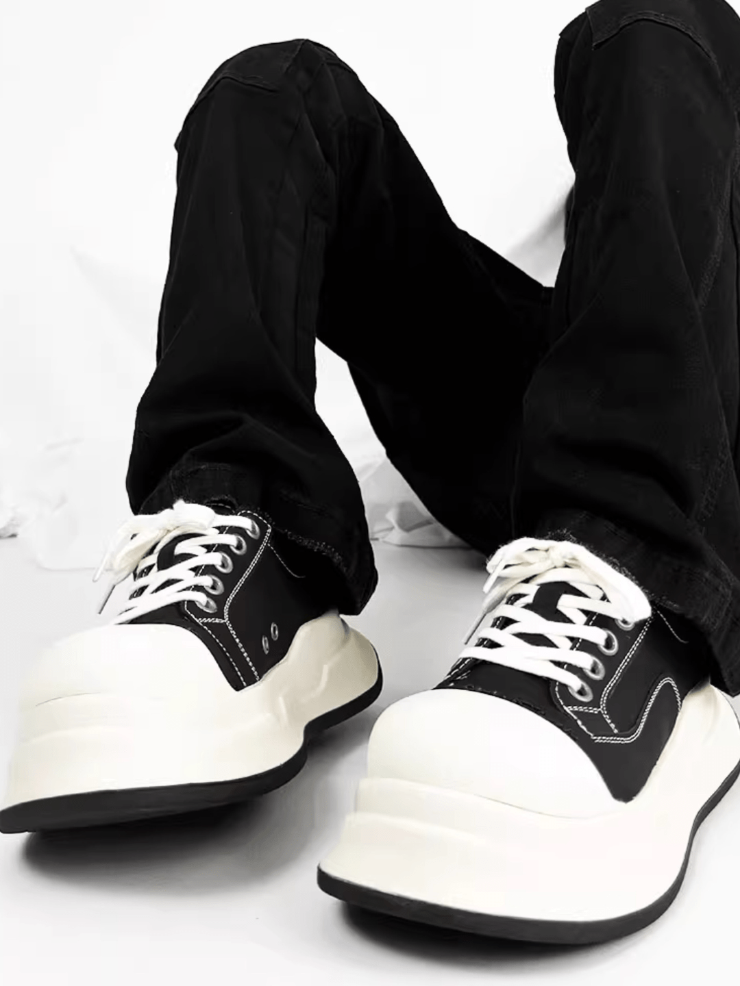black and white round head shoes S030