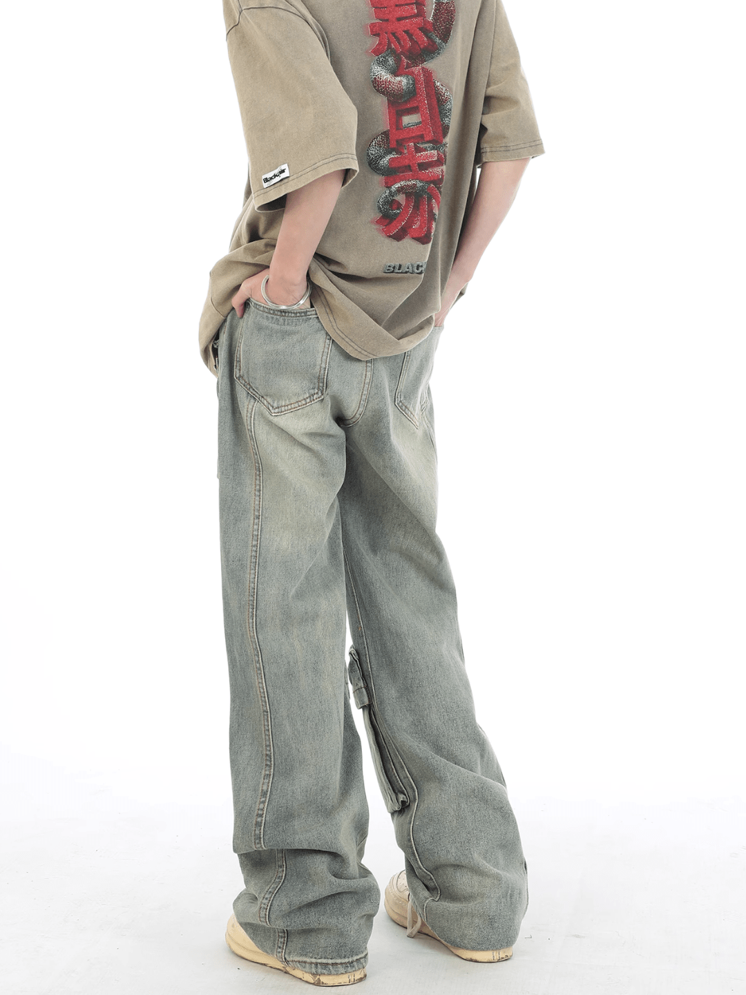 washed distressed multi-pocket jeans   FE0110