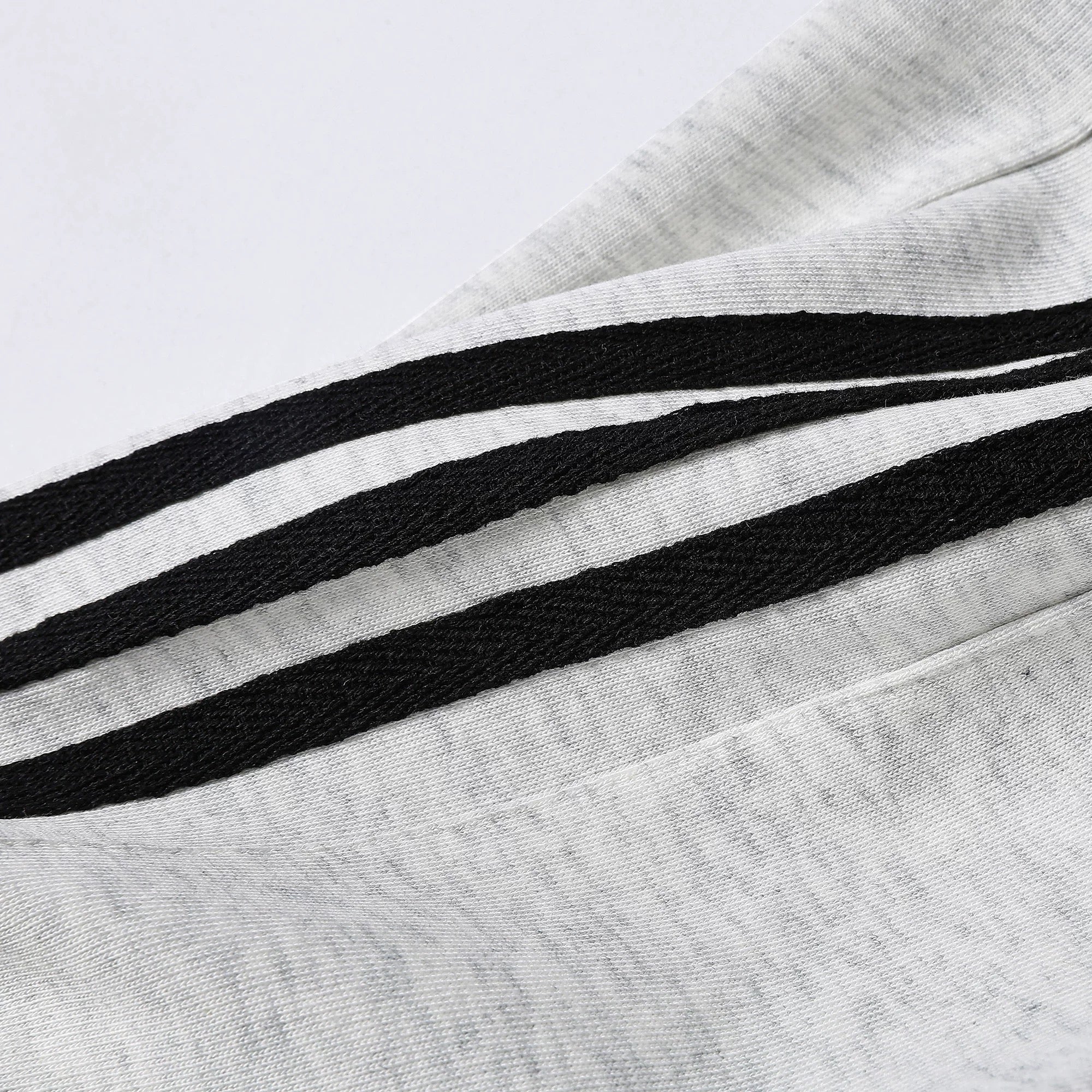 Men’s Classic American Streetwear Logo Sweatshirt – Minimalist Essential Pullover   FE0326