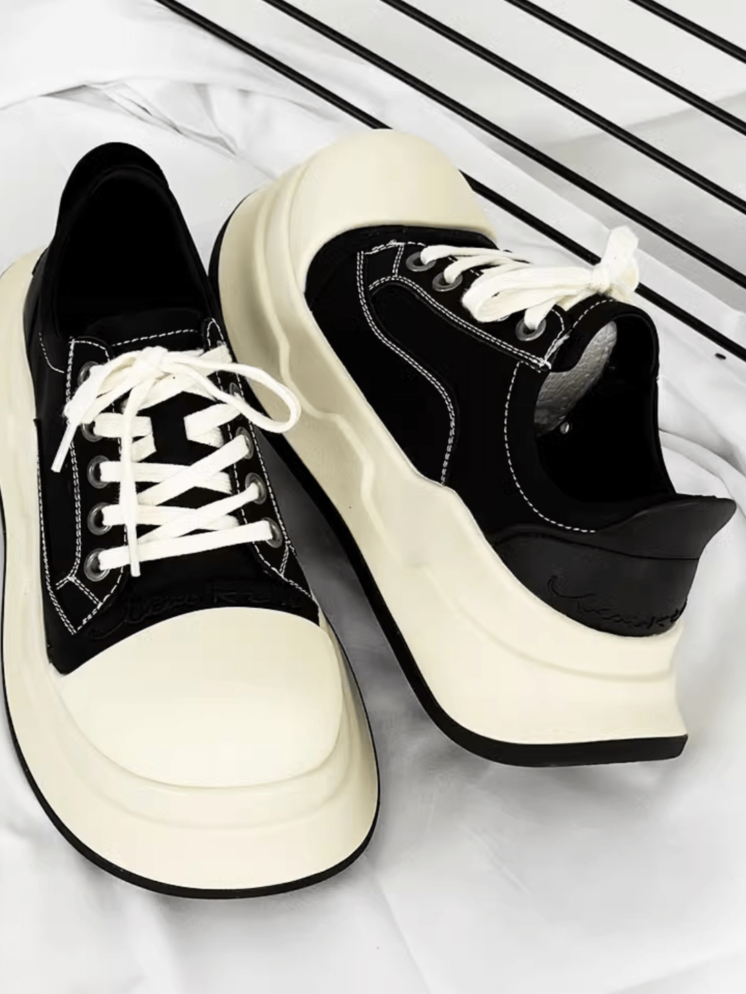 black and white round head shoes S030