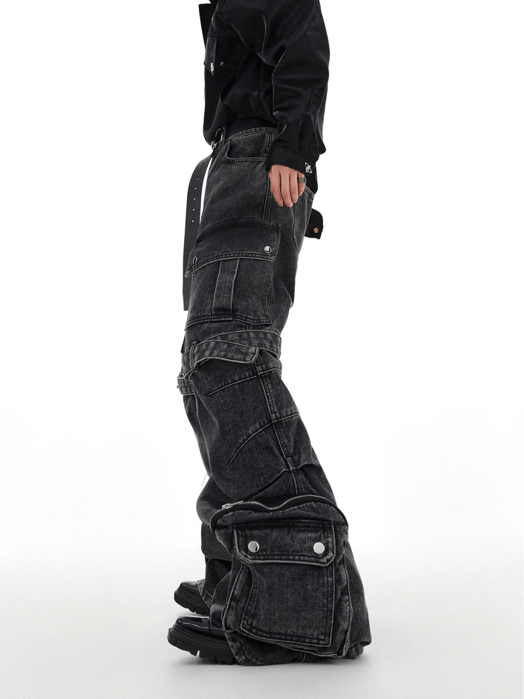 heavy wash deconstructed multi-pocket jeans   FE0427