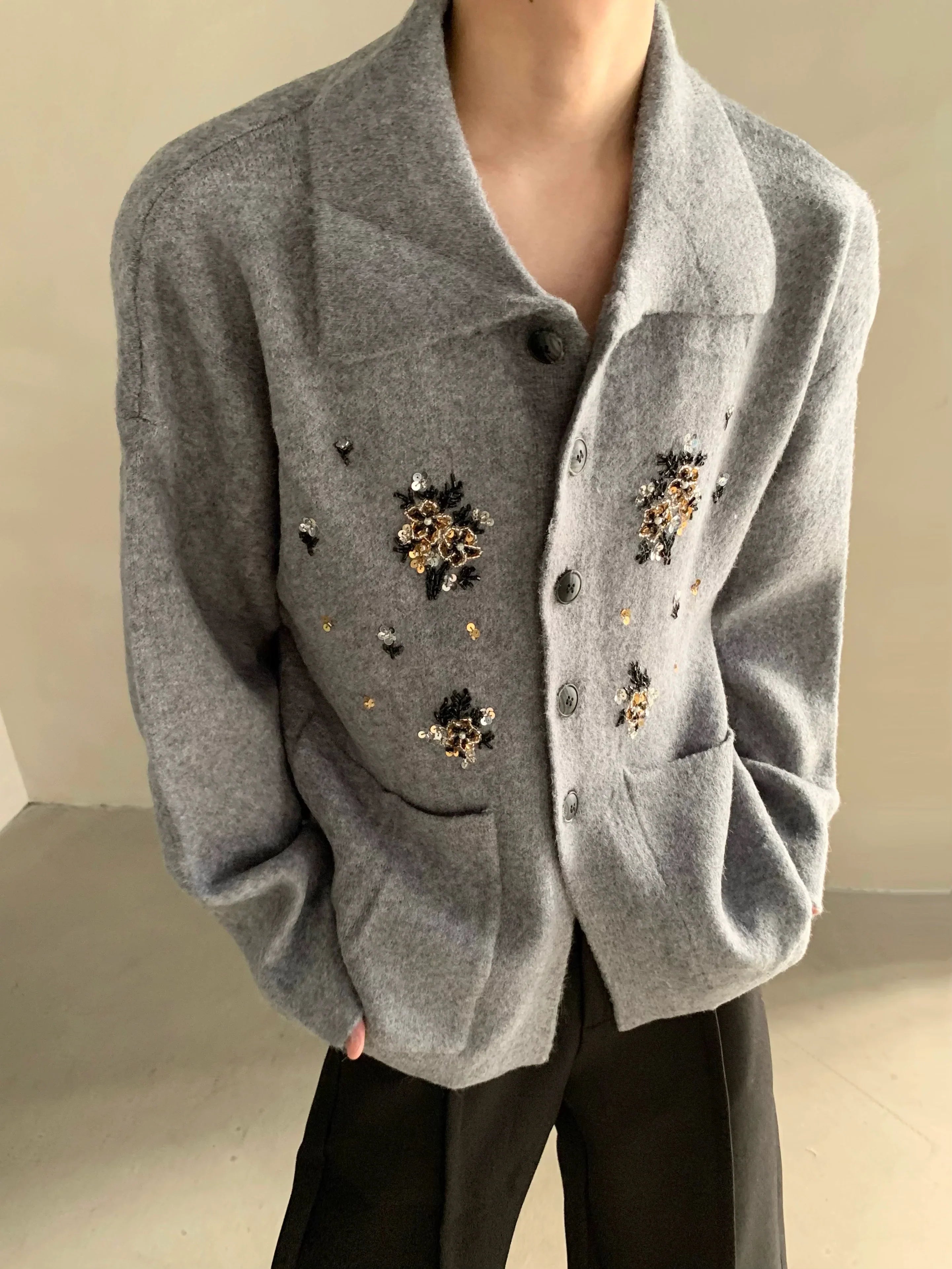 Autumn and winter niche high-end sense of extravagance heavy industry nail flower design knitted sweater men's cardigan jacket tide FE0635