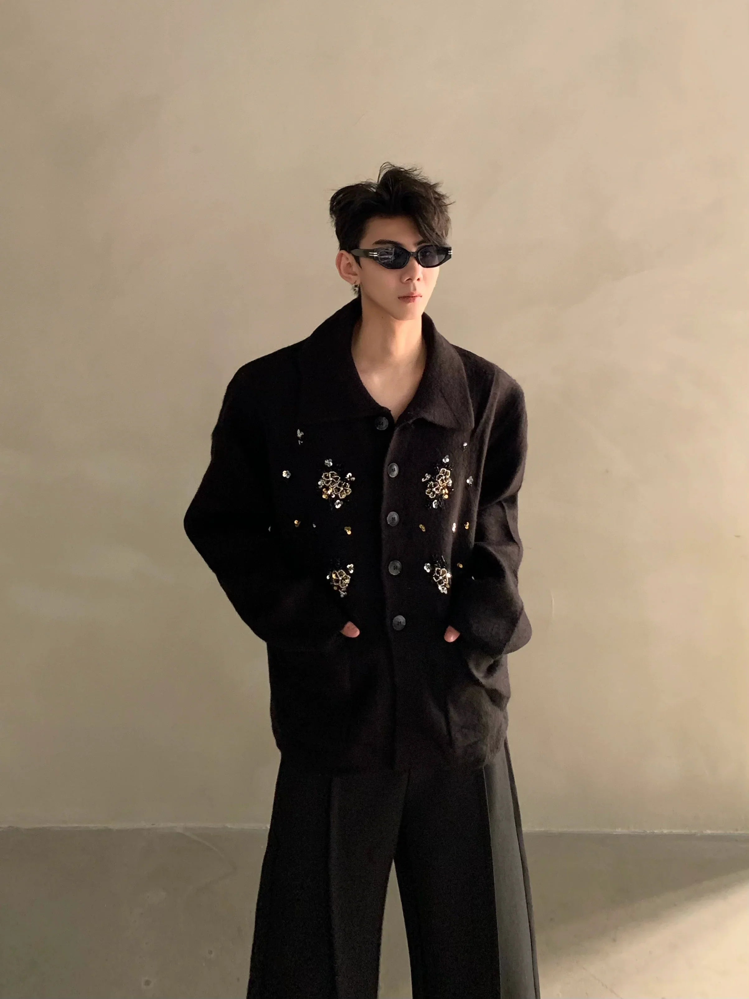 Autumn and winter niche high-end sense of extravagance heavy industry nail flower design knitted sweater men's cardigan jacket tide FE0635