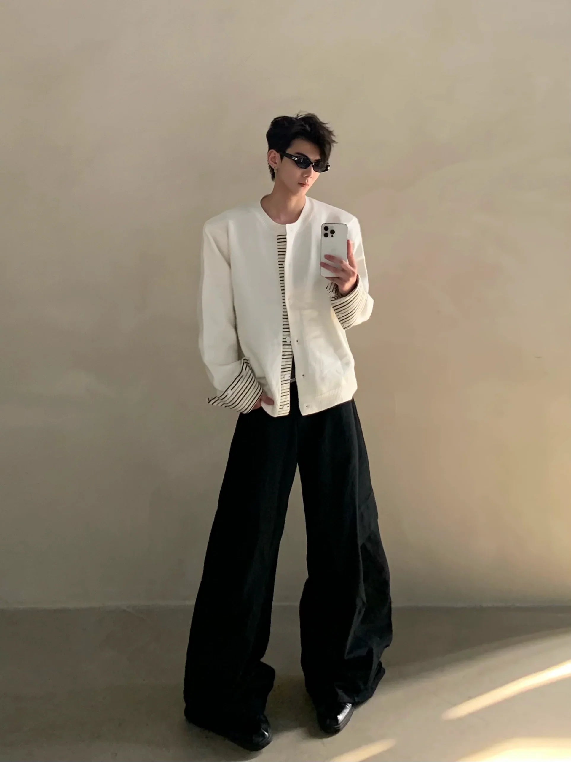 Autumn and winter layered fake two-piece striped splicing knitted sweater men's high-end cardigan jacket tide  FE0637