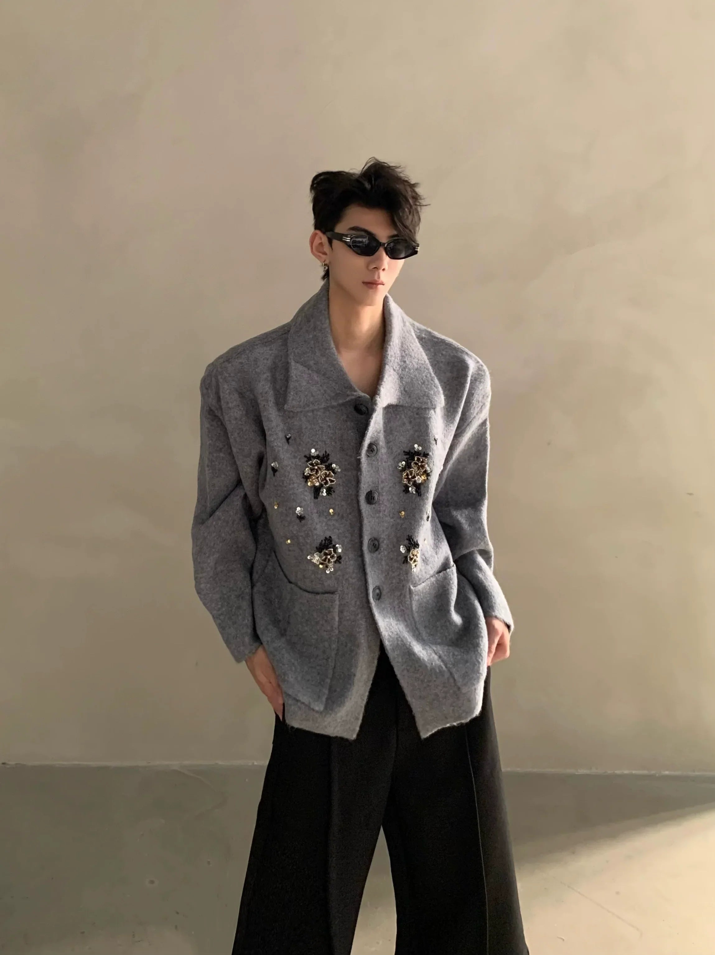 Autumn and winter niche high-end sense of extravagance heavy industry nail flower design knitted sweater men's cardigan jacket tide FE0635