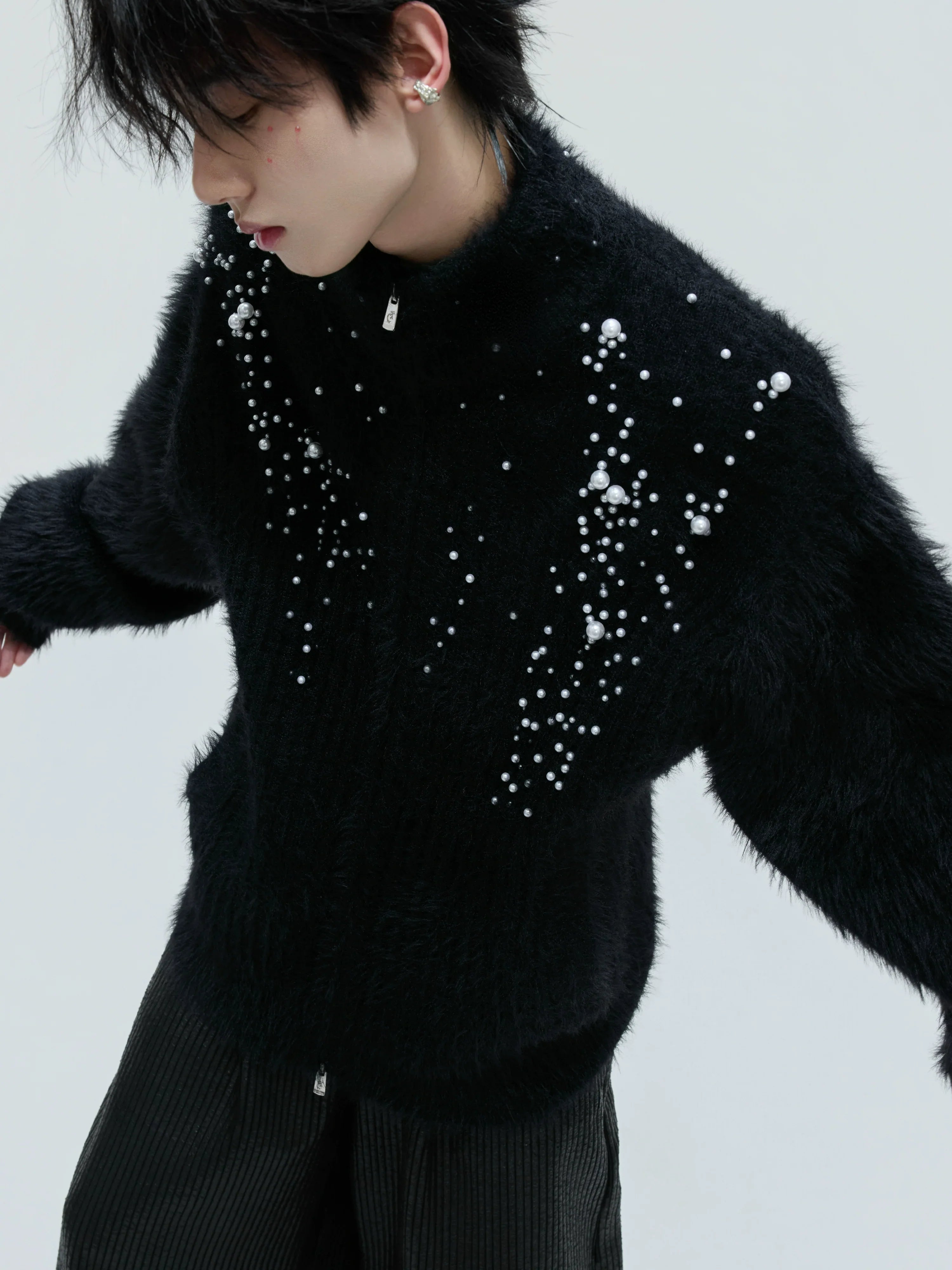 Turtleneck plush pearl embellished sweater  FE0640