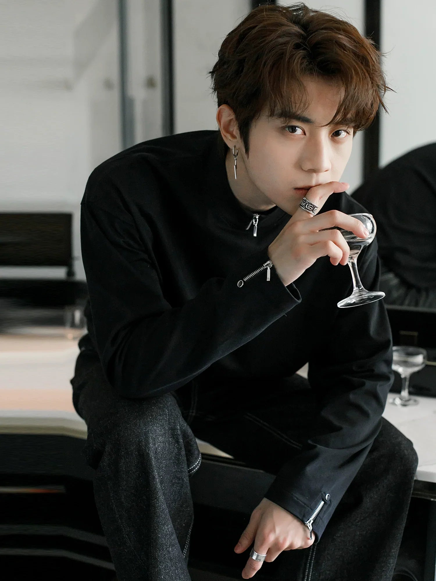 Men's spring zipper design sense inner bottoming shirt thin white long-sleeved T-shirt tide FE0530