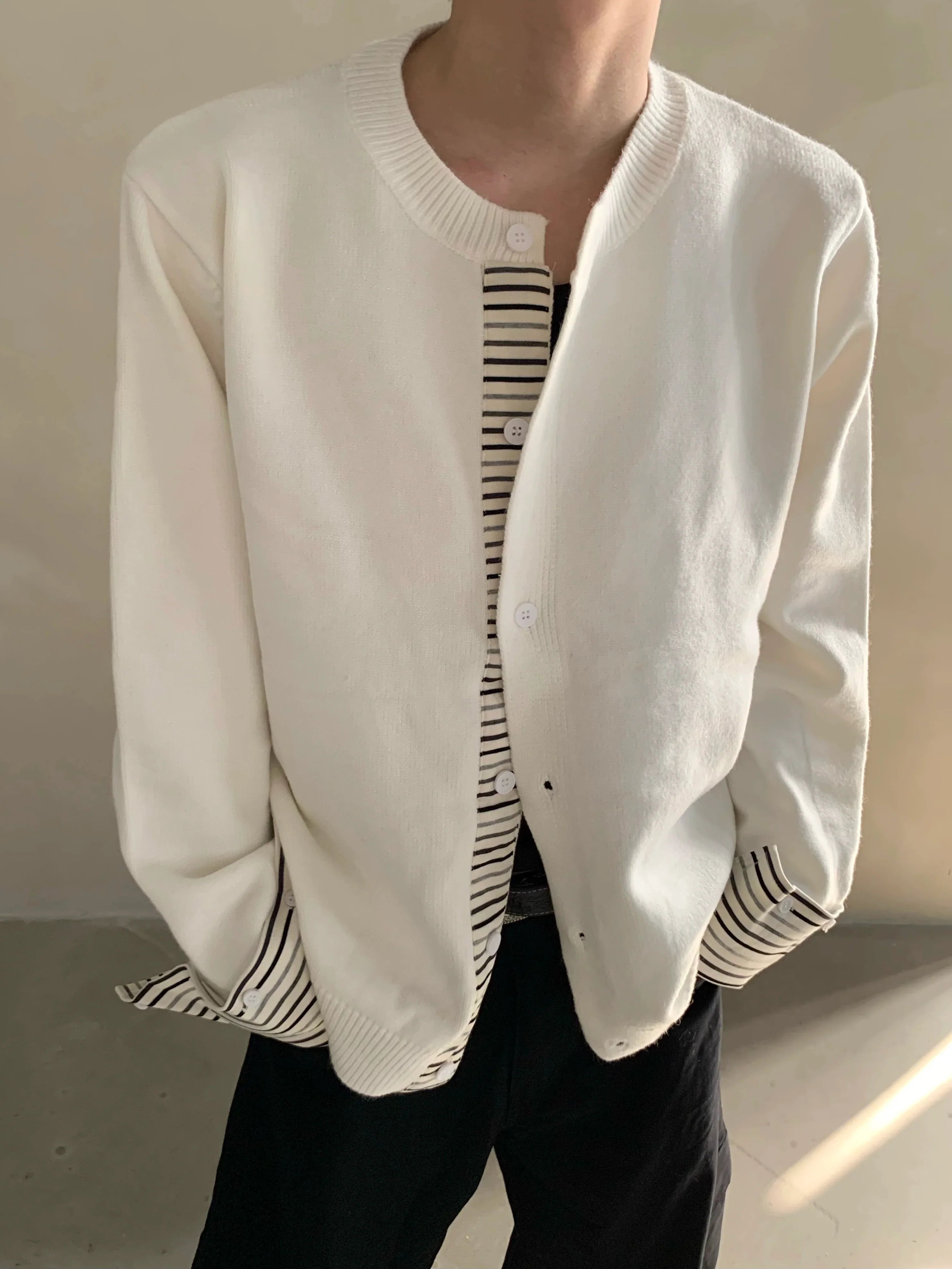 Autumn and winter layered fake two-piece striped splicing knitted sweater men's high-end cardigan jacket tide  FE0637