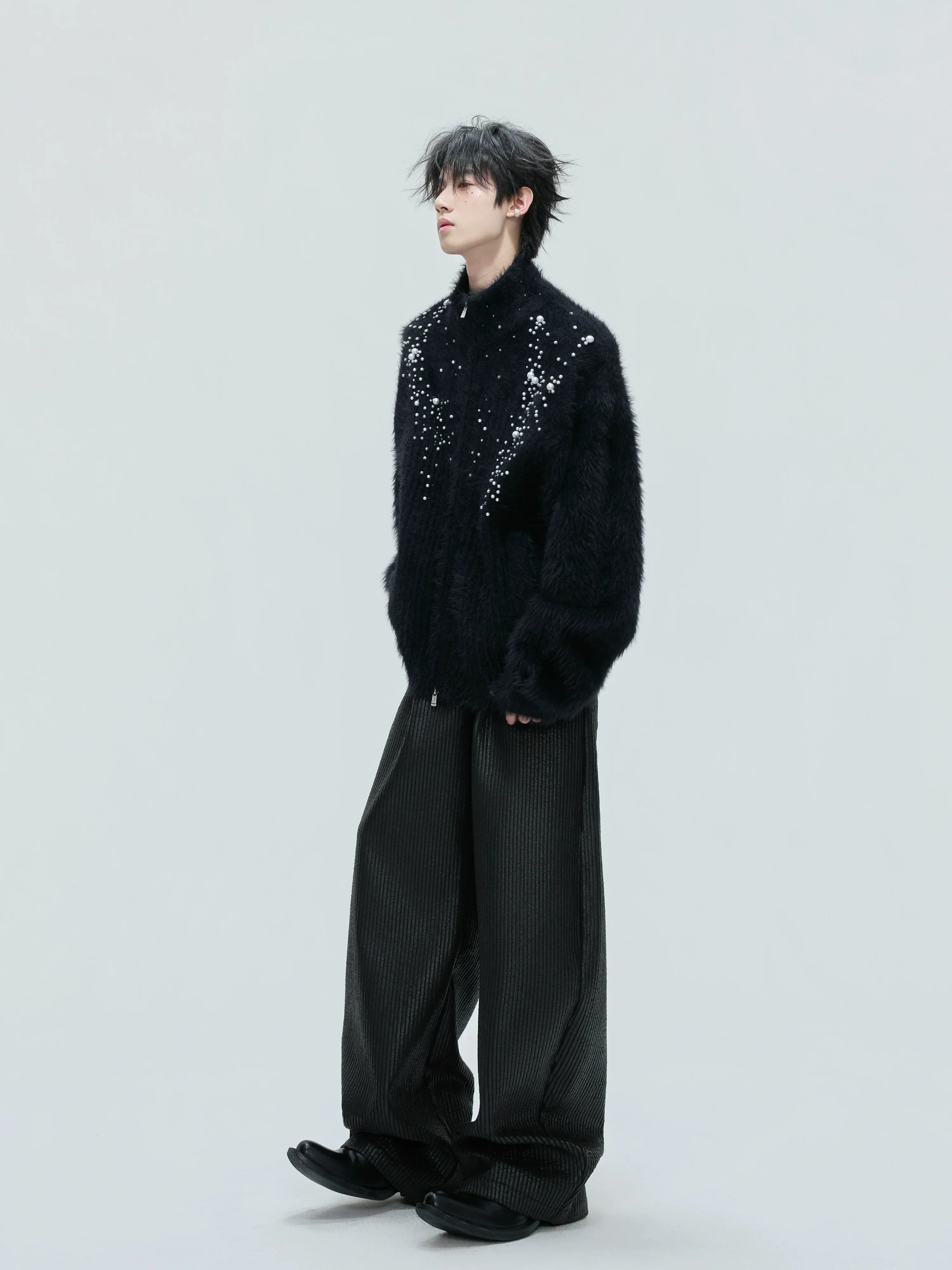 Turtleneck plush pearl embellished sweater  FE0640
