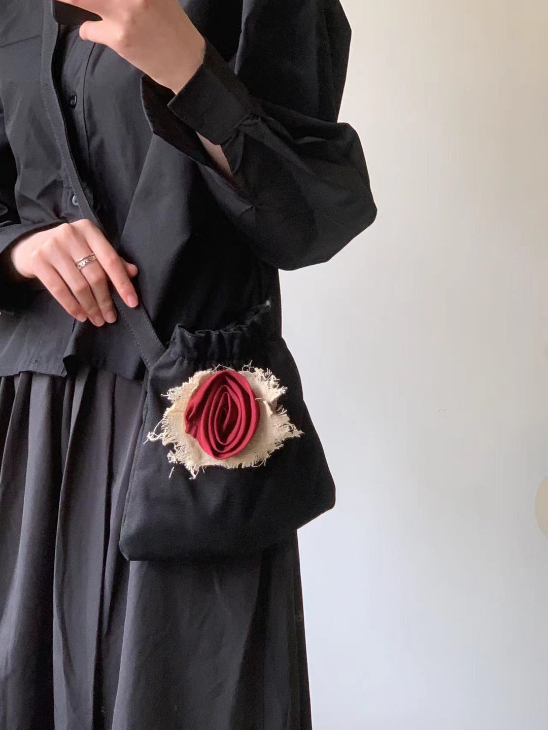 rose drawstring small messenger bag   FA084