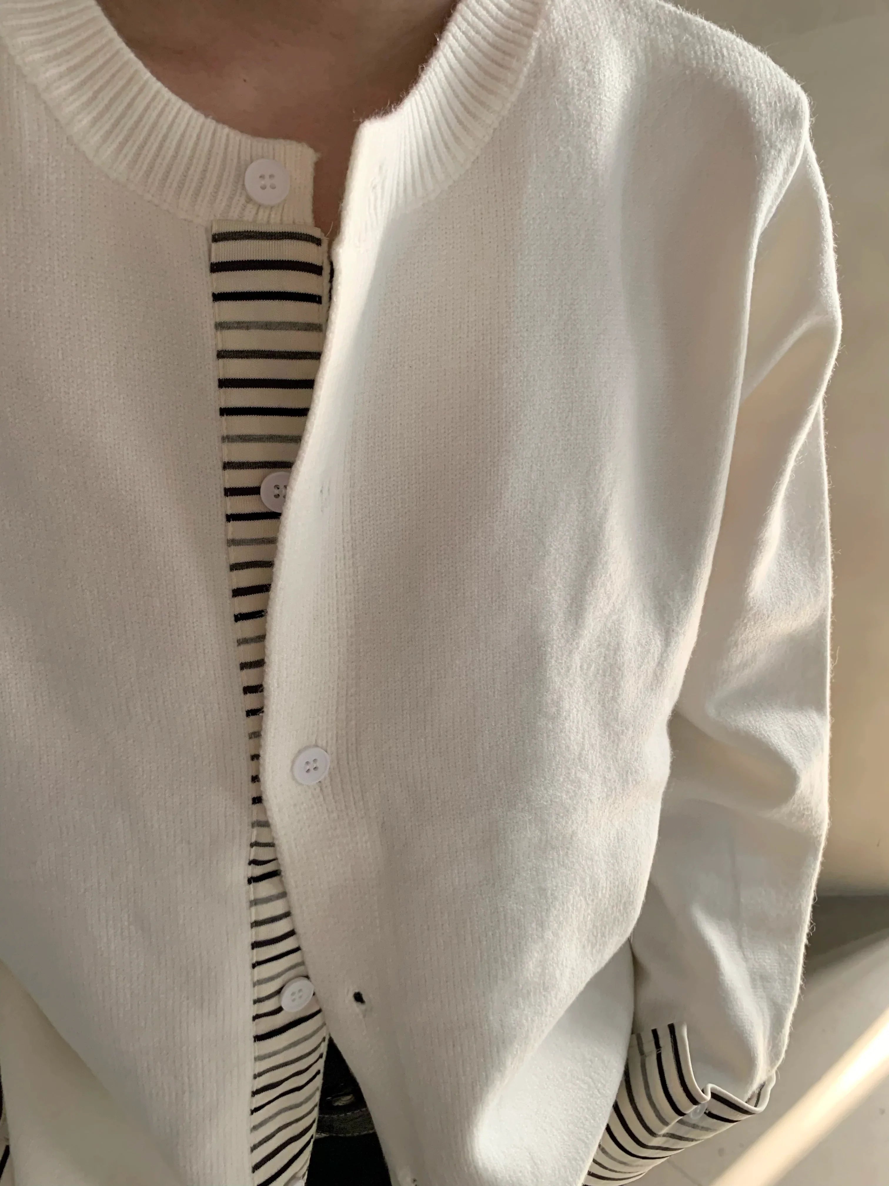 Autumn and winter layered fake two-piece striped splicing knitted sweater men's high-end cardigan jacket tide  FE0637