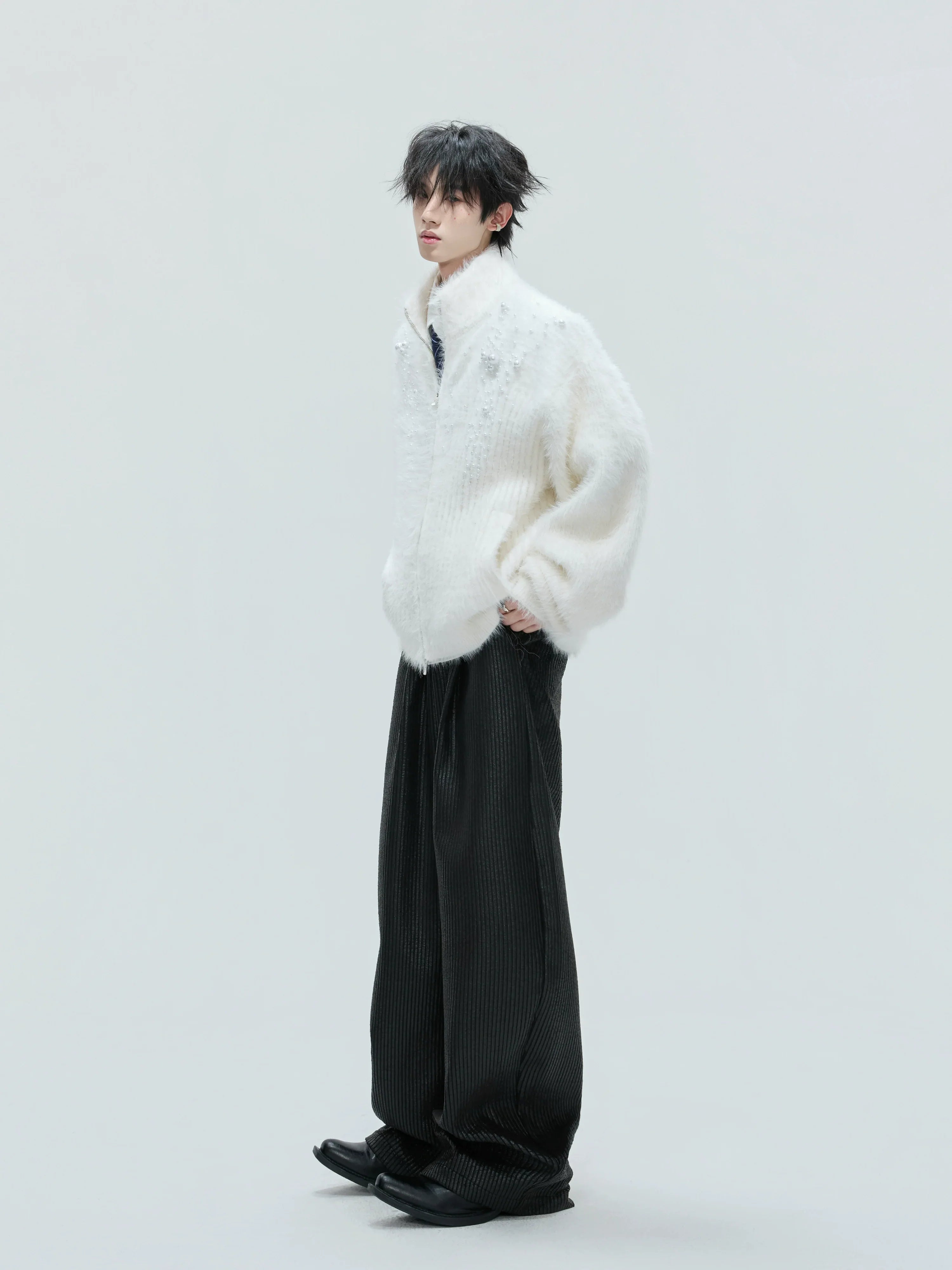 Turtleneck plush pearl embellished sweater  FE0640