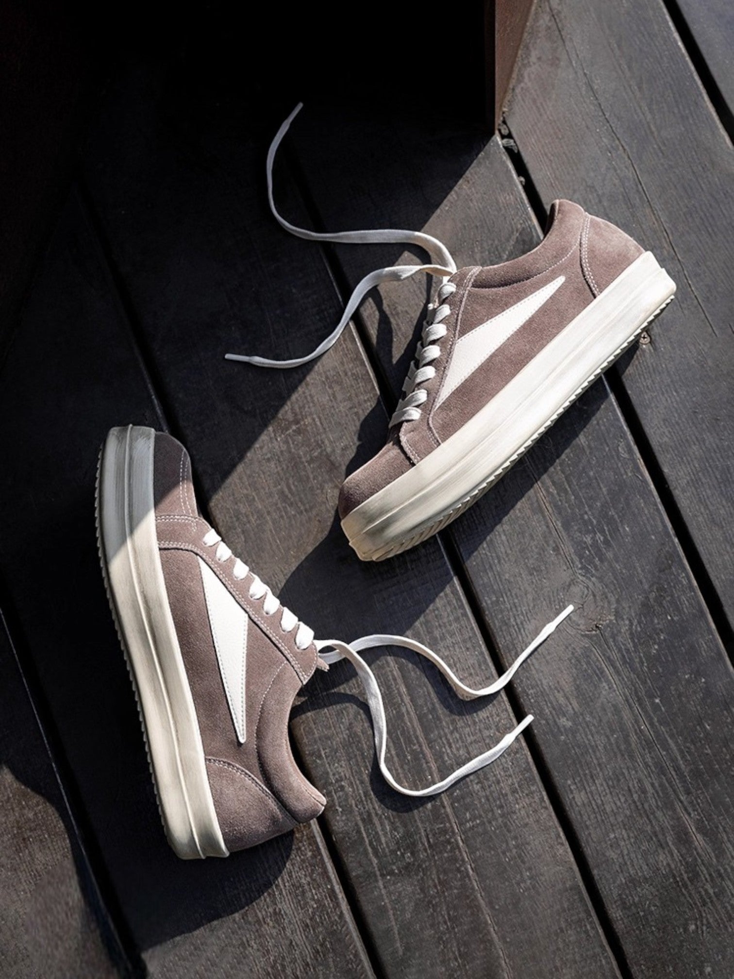 [MRA] VINTAGE BLACK LOW-TOPS S028