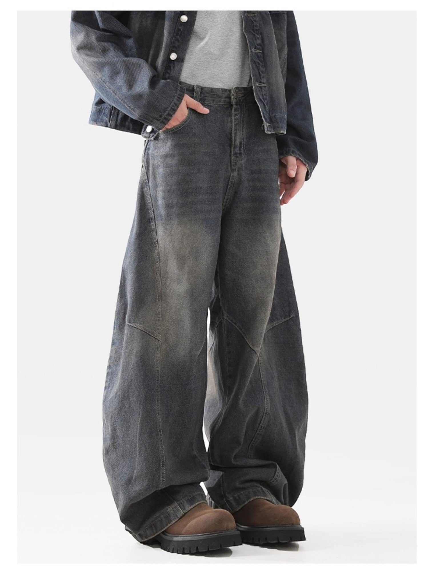 DECONSTRUCTED SABER-CUT JEANS  FE0504