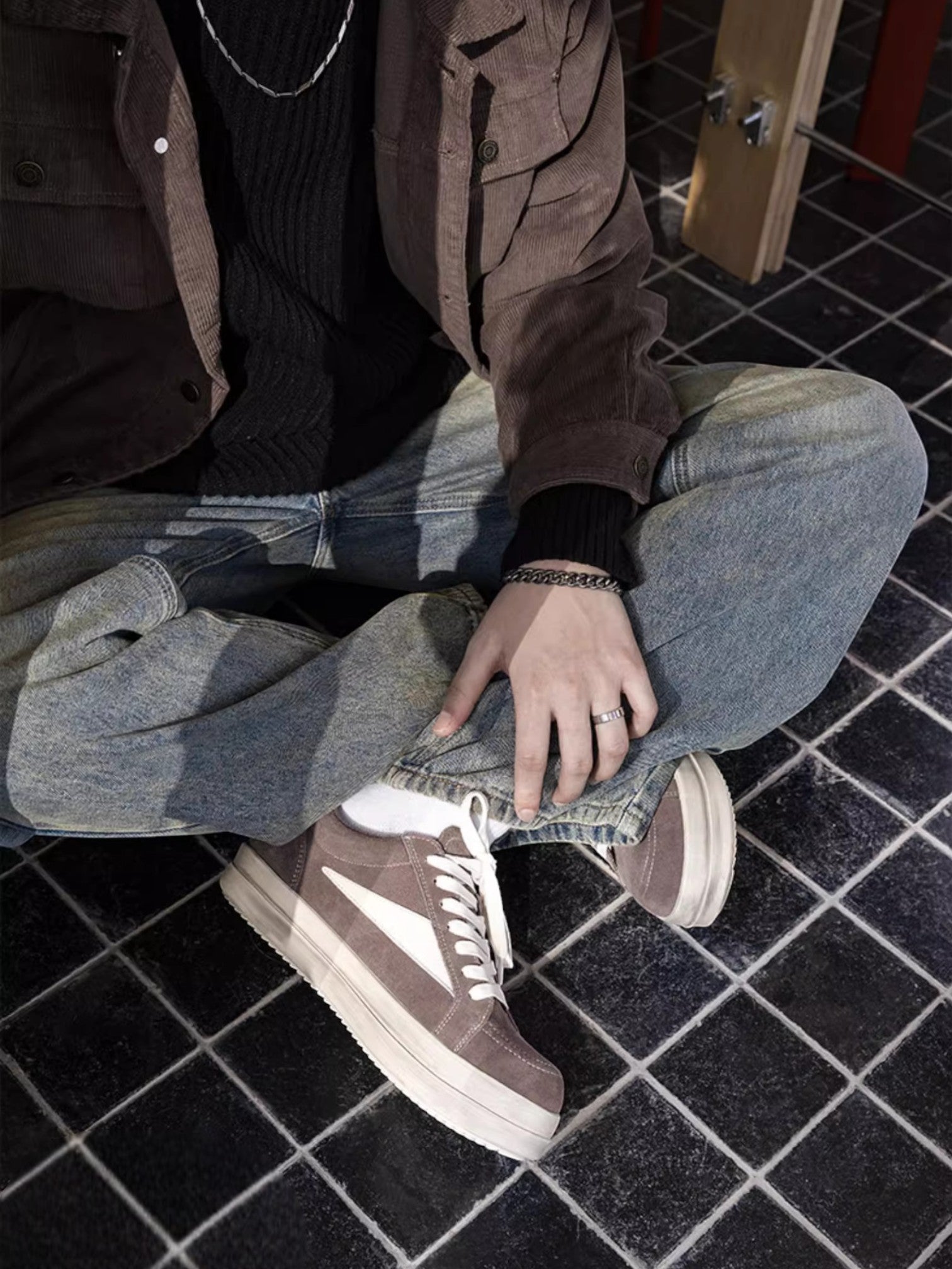 [MRA] VINTAGE BLACK LOW-TOPS S028